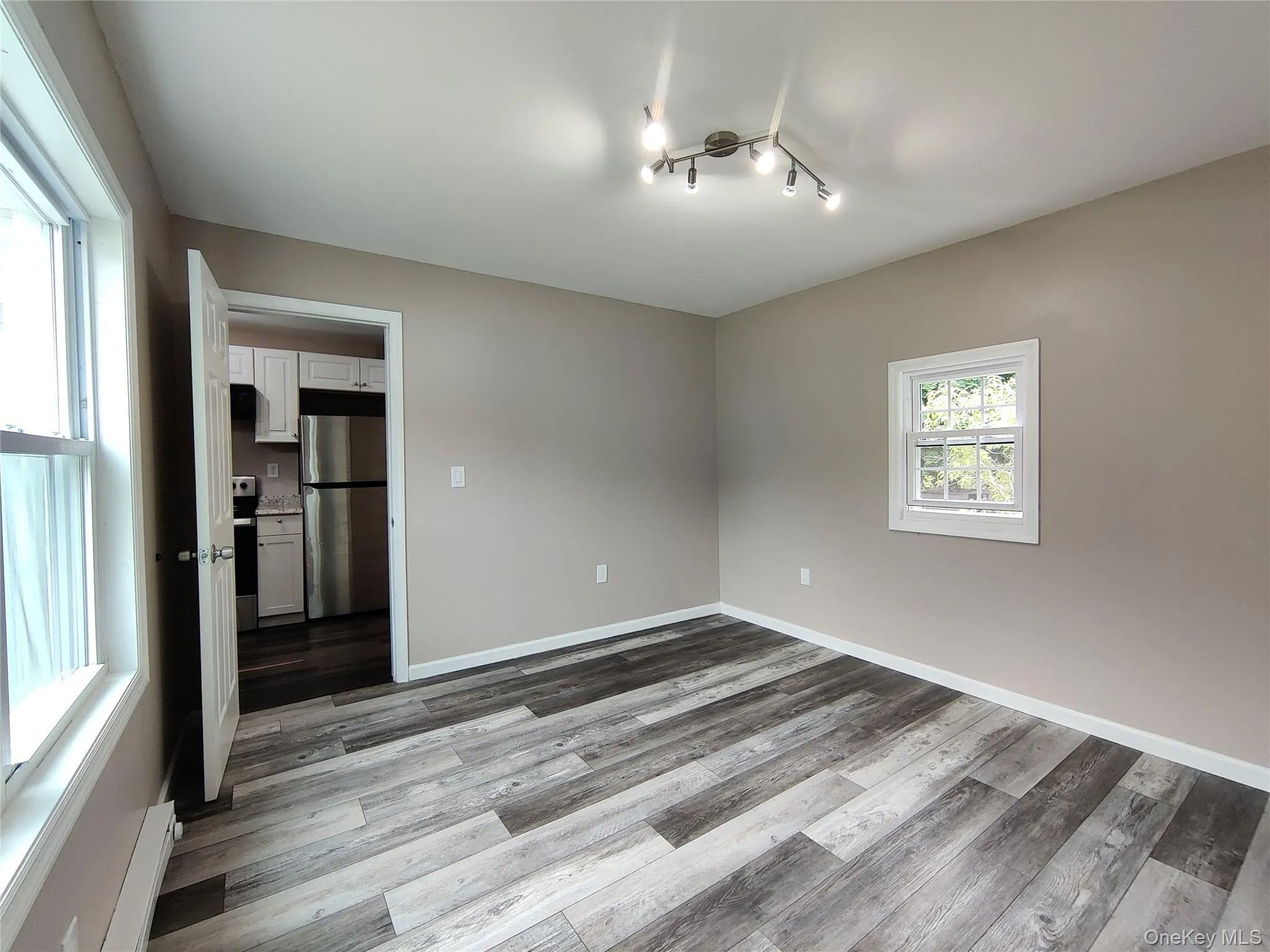 917-921 Violet Avenue, Hyde Park, NY, 3 Rooms Rooms,1 BathroomBathrooms,Residential Lease,For Rent,Violet,0,1037261 917-921 Violet Avenue, Hyde Park, NY, 3 Rooms Rooms,1 BathroomBathrooms,Residential Lease,For Rent,Violet,0,1037261