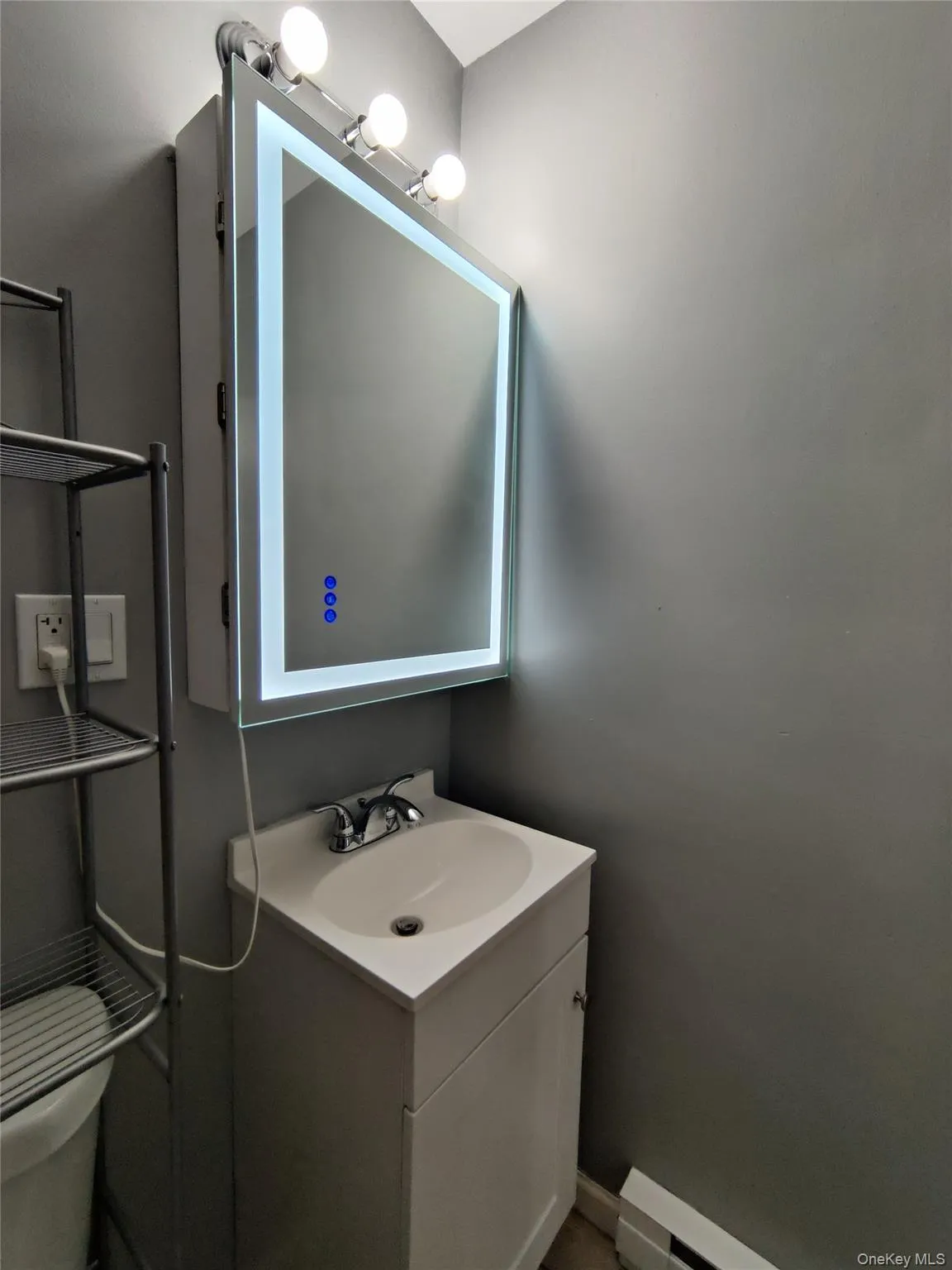 917-921 Violet Avenue, Hyde Park, NY, 3 Rooms Rooms,1 BathroomBathrooms,Residential Lease,For Rent,Violet,0,1037261 917-921 Violet Avenue, Hyde Park, NY, 3 Rooms Rooms,1 BathroomBathrooms,Residential Lease,For Rent,Violet,0,1037261
