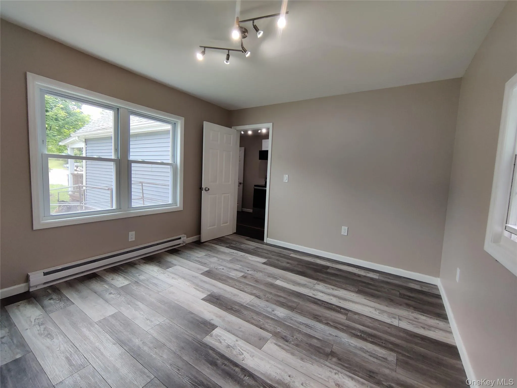 917-921 Violet Avenue, Hyde Park, NY, 3 Rooms Rooms,1 BathroomBathrooms,Residential Lease,For Rent,Violet,0,1037261 917-921 Violet Avenue, Hyde Park, NY, 3 Rooms Rooms,1 BathroomBathrooms,Residential Lease,For Rent,Violet,0,1037261