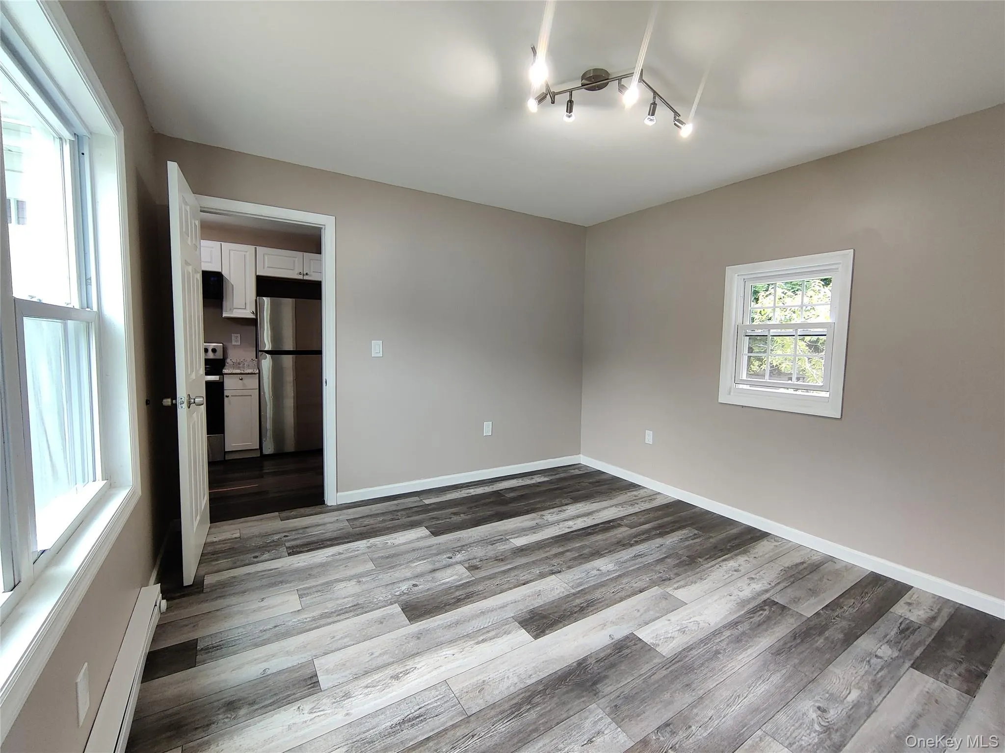 917-921 Violet Avenue, Hyde Park, NY, 3 Rooms Rooms,1 BathroomBathrooms,Residential Lease,For Rent,Violet,0,1037261 917-921 Violet Avenue, Hyde Park, NY, 3 Rooms Rooms,1 BathroomBathrooms,Residential Lease,For Rent,Violet,0,1037261