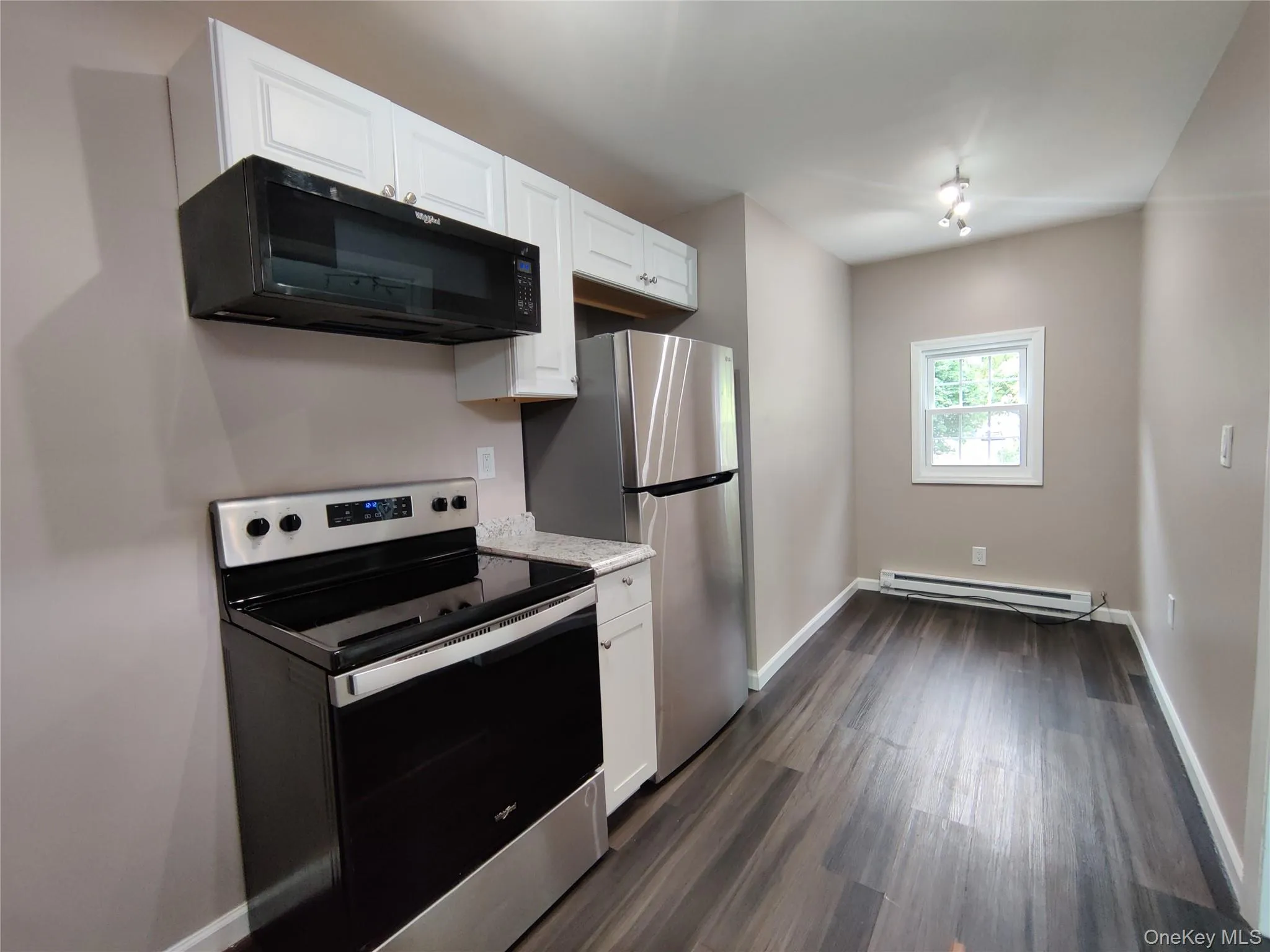 917-921 Violet Avenue, Hyde Park, NY, 3 Rooms Rooms,1 BathroomBathrooms,Residential Lease,For Rent,Violet,0,1037261 917-921 Violet Avenue, Hyde Park, NY, 3 Rooms Rooms,1 BathroomBathrooms,Residential Lease,For Rent,Violet,0,1037261