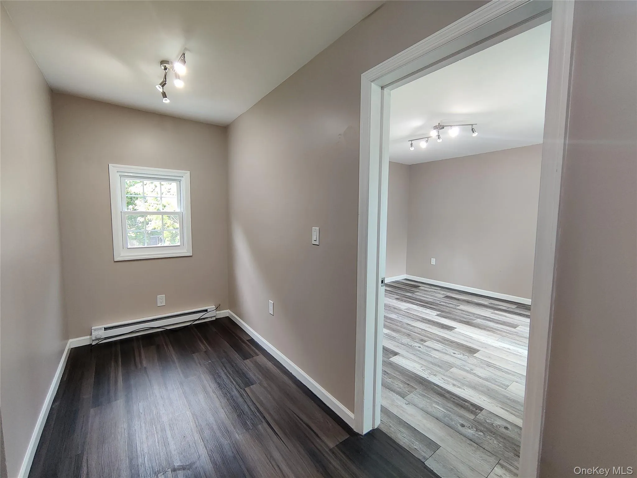 917-921 Violet Avenue, Hyde Park, NY, 3 Rooms Rooms,1 BathroomBathrooms,Residential Lease,For Rent,Violet,0,1037261 917-921 Violet Avenue, Hyde Park, NY, 3 Rooms Rooms,1 BathroomBathrooms,Residential Lease,For Rent,Violet,0,1037261