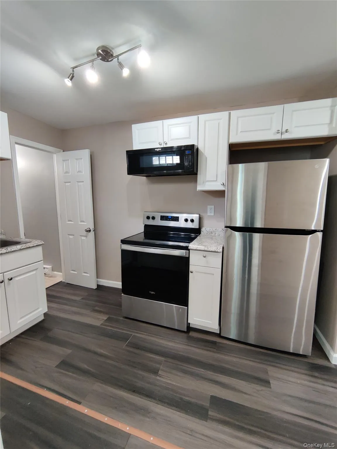917-921 Violet Avenue, Hyde Park, NY, 3 Rooms Rooms,1 BathroomBathrooms,Residential Lease,For Rent,Violet,0,1037261 917-921 Violet Avenue, Hyde Park, NY, 3 Rooms Rooms,1 BathroomBathrooms,Residential Lease,For Rent,Violet,0,1037261
