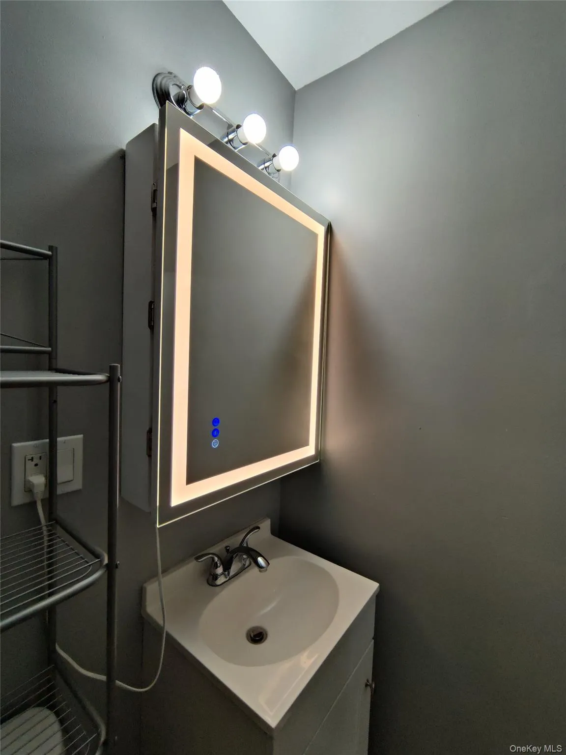 917-921 Violet Avenue, Hyde Park, NY, 3 Rooms Rooms,1 BathroomBathrooms,Residential Lease,For Rent,Violet,0,1037261 917-921 Violet Avenue, Hyde Park, NY, 3 Rooms Rooms,1 BathroomBathrooms,Residential Lease,For Rent,Violet,0,1037261