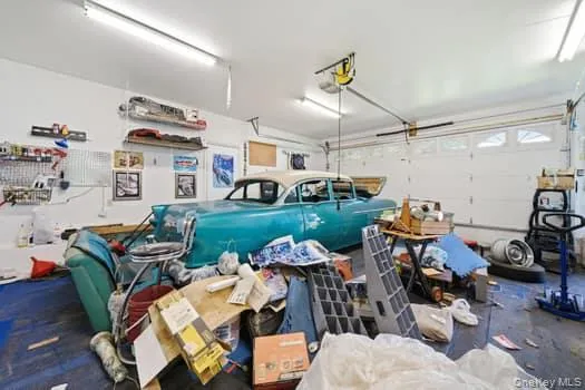 Special Garage that stored anitque cars. Sellers will have items packed and removed. Special Garage that stored anitque cars. Sellers will have items packed and removed.