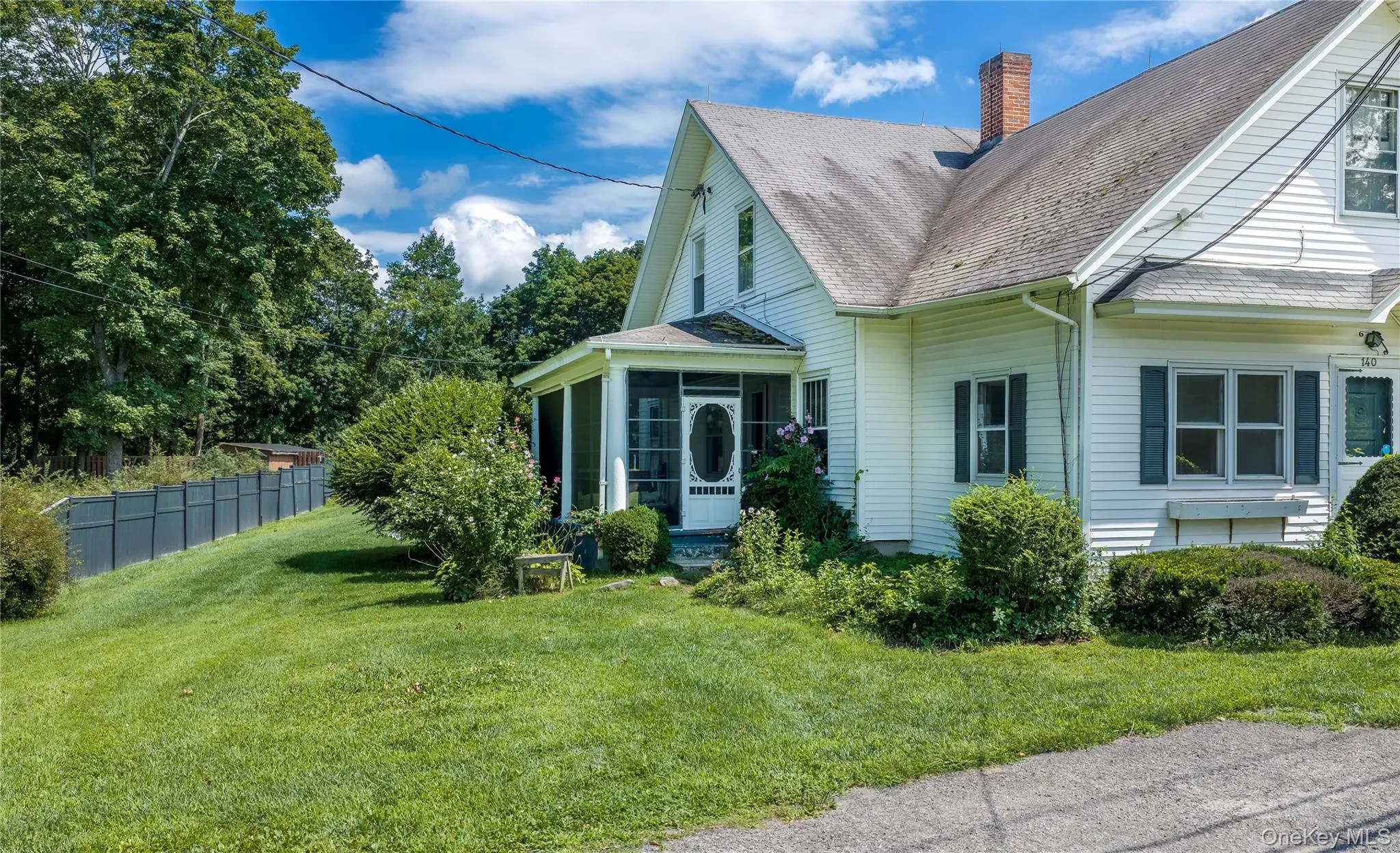 Exclusive use of the side yard and fabulous screened porch. Exclusive use of the side yard and fabulous screened porch.