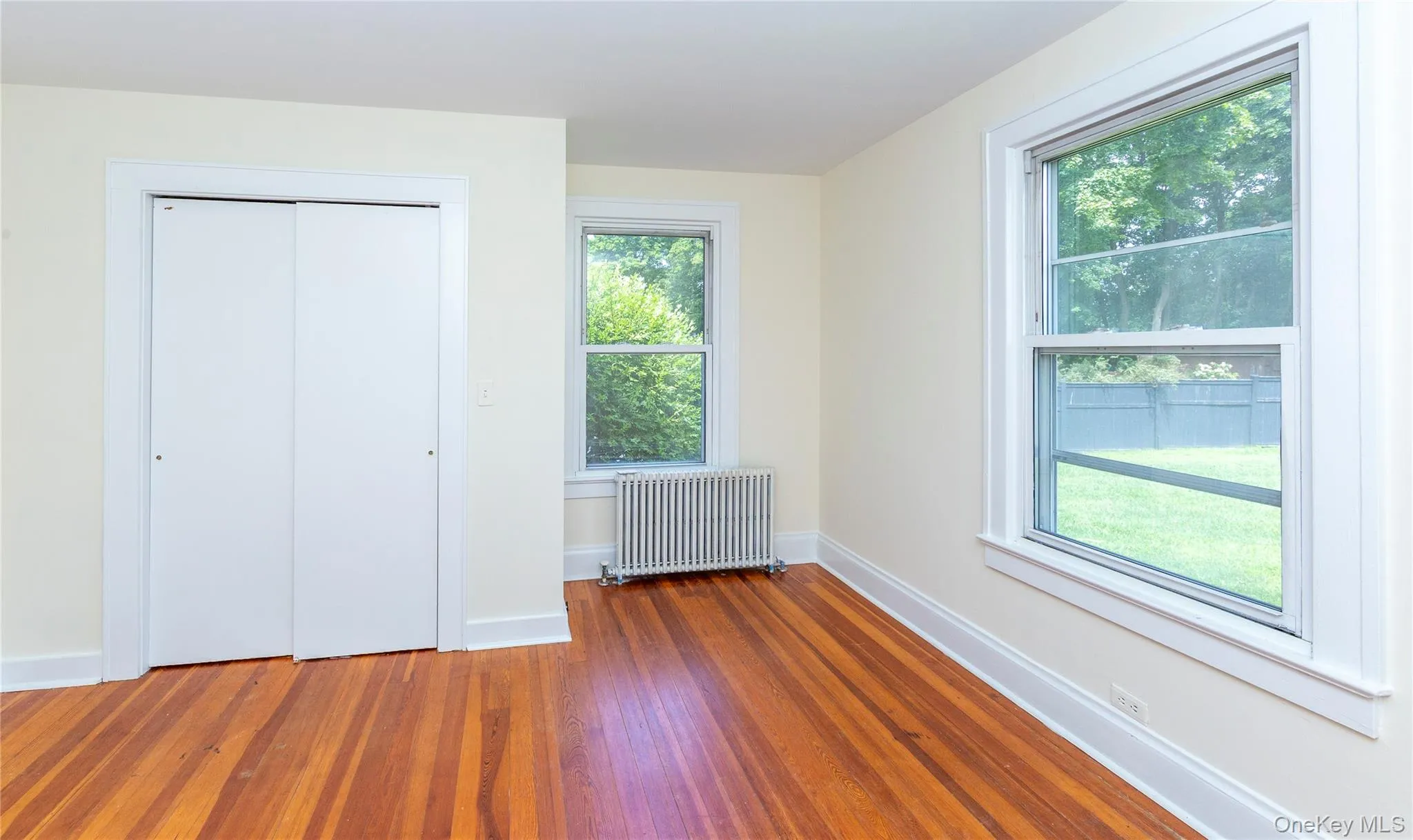 Nice double closet. Nice double closet.