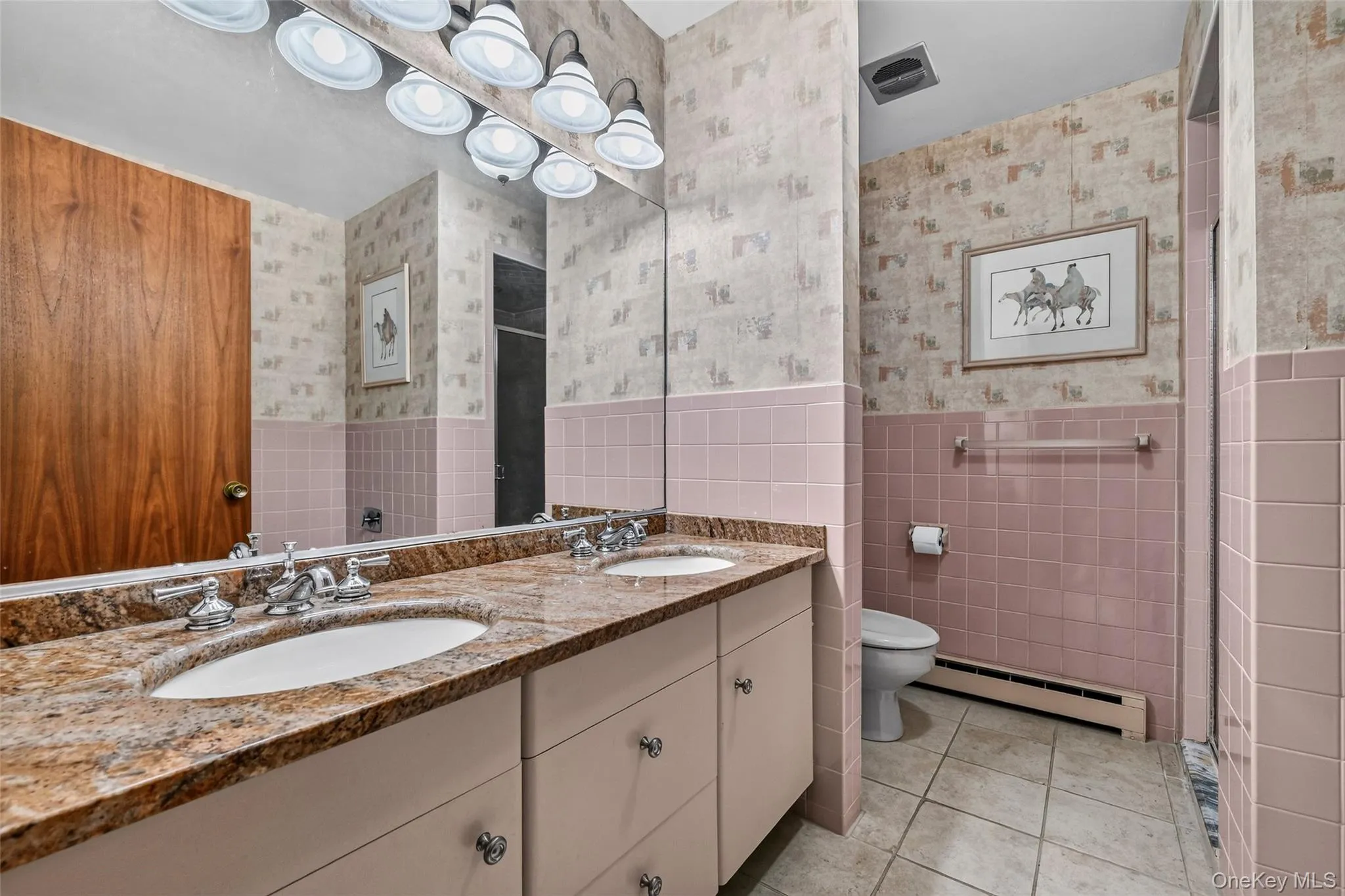 Main bathroom Main bathroom