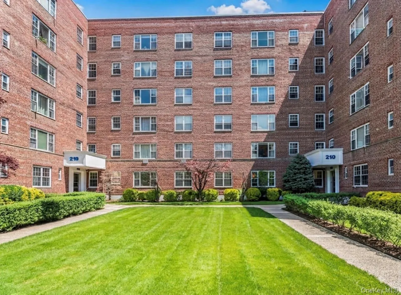 210 Pelham Road, New Rochelle, NY, 1 Bedroom Bedrooms, 3 Rooms Rooms,1 BathroomBathrooms,Residential,For Rent,Pelham,0,1037286 210 Pelham Road, New Rochelle, NY, 1 Bedroom Bedrooms, 3 Rooms Rooms,1 BathroomBathrooms,Residential,For Rent,Pelham,0,1037286