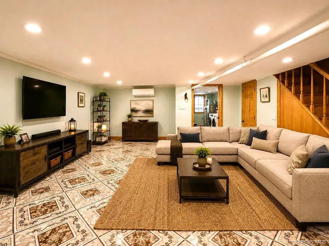 143-14 85th Drive, New York, NY, 3 Bedrooms Bedrooms, 9 Rooms Rooms,1 BathroomBathrooms,Residential,For Rent,85th,0,1037287 143-14 85th Drive, New York, NY, 3 Bedrooms Bedrooms, 9 Rooms Rooms,1 BathroomBathrooms,Residential,For Rent,85th,0,1037287