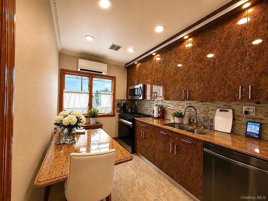 143-14 85th Drive, New York, NY, 3 Bedrooms Bedrooms, 9 Rooms Rooms,1 BathroomBathrooms,Residential,For Rent,85th,0,1037287 143-14 85th Drive, New York, NY, 3 Bedrooms Bedrooms, 9 Rooms Rooms,1 BathroomBathrooms,Residential,For Rent,85th,0,1037287