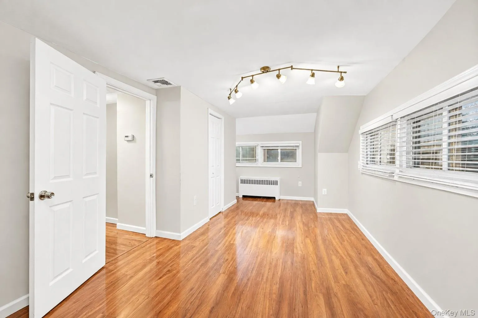34 Hedge Lane, North Hempstead, NY, 5 Bedrooms Bedrooms, 8 Rooms Rooms,2 BathroomsBathrooms,Residential,For Rent,Hedge,0,1037290 34 Hedge Lane, North Hempstead, NY, 5 Bedrooms Bedrooms, 8 Rooms Rooms,2 BathroomsBathrooms,Residential,For Rent,Hedge,0,1037290