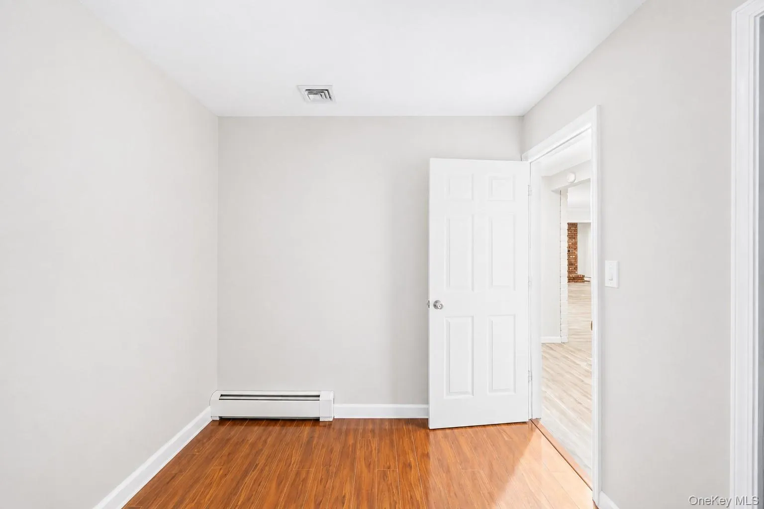 34 Hedge Lane, North Hempstead, NY, 5 Bedrooms Bedrooms, 8 Rooms Rooms,2 BathroomsBathrooms,Residential,For Rent,Hedge,0,1037290 34 Hedge Lane, North Hempstead, NY, 5 Bedrooms Bedrooms, 8 Rooms Rooms,2 BathroomsBathrooms,Residential,For Rent,Hedge,0,1037290