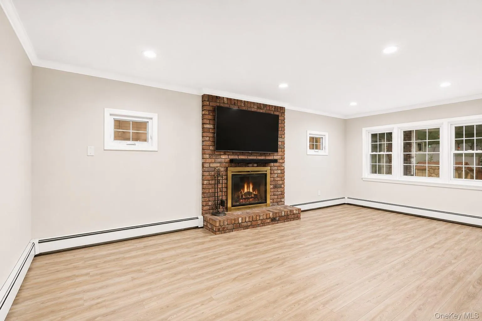 34 Hedge Lane, North Hempstead, NY, 5 Bedrooms Bedrooms, 8 Rooms Rooms,2 BathroomsBathrooms,Residential,For Rent,Hedge,0,1037290 34 Hedge Lane, North Hempstead, NY, 5 Bedrooms Bedrooms, 8 Rooms Rooms,2 BathroomsBathrooms,Residential,For Rent,Hedge,0,1037290
