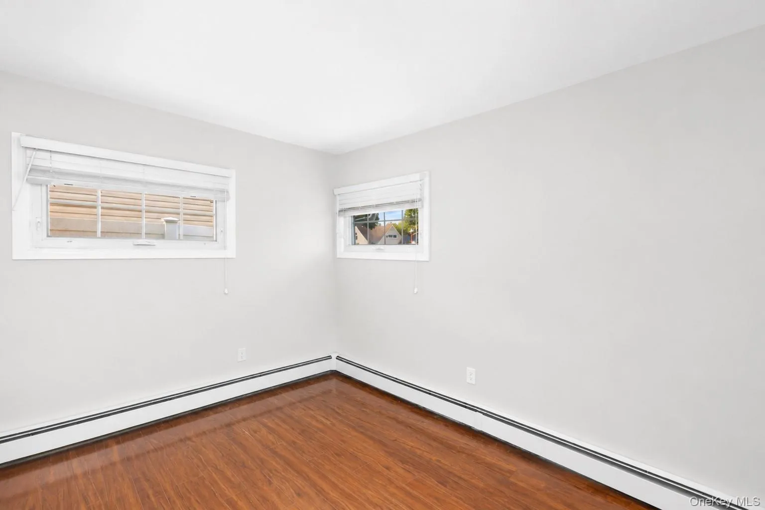 34 Hedge Lane, North Hempstead, NY, 5 Bedrooms Bedrooms, 8 Rooms Rooms,2 BathroomsBathrooms,Residential,For Rent,Hedge,0,1037290 34 Hedge Lane, North Hempstead, NY, 5 Bedrooms Bedrooms, 8 Rooms Rooms,2 BathroomsBathrooms,Residential,For Rent,Hedge,0,1037290