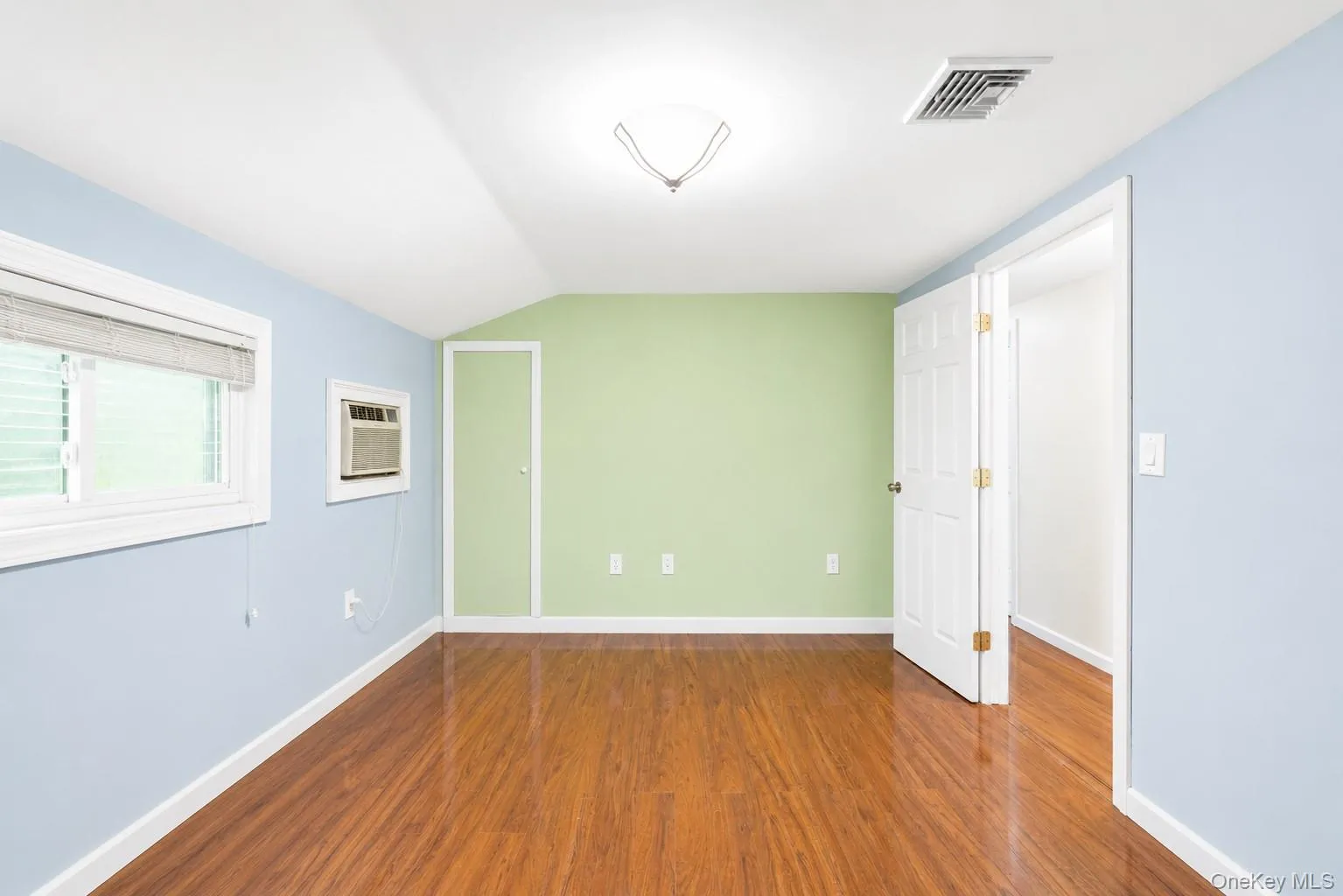 34 Hedge Lane, North Hempstead, NY, 5 Bedrooms Bedrooms, 8 Rooms Rooms,2 BathroomsBathrooms,Residential,For Rent,Hedge,0,1037290 34 Hedge Lane, North Hempstead, NY, 5 Bedrooms Bedrooms, 8 Rooms Rooms,2 BathroomsBathrooms,Residential,For Rent,Hedge,0,1037290