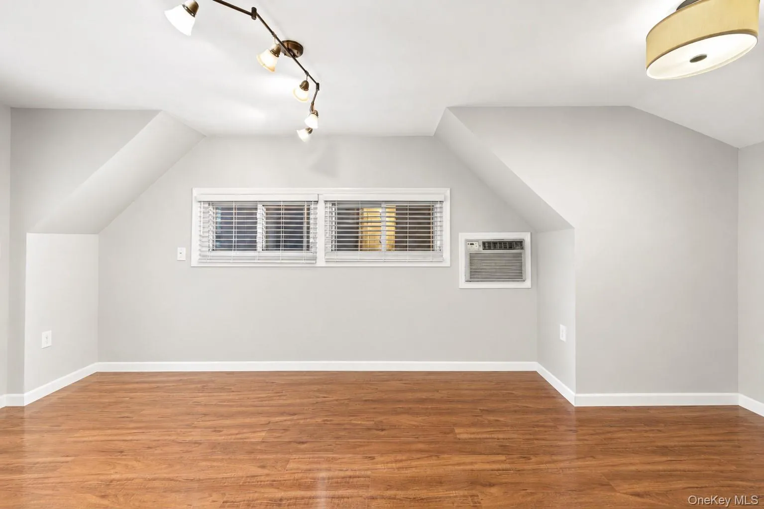 34 Hedge Lane, North Hempstead, NY, 5 Bedrooms Bedrooms, 8 Rooms Rooms,2 BathroomsBathrooms,Residential,For Rent,Hedge,0,1037290 34 Hedge Lane, North Hempstead, NY, 5 Bedrooms Bedrooms, 8 Rooms Rooms,2 BathroomsBathrooms,Residential,For Rent,Hedge,0,1037290