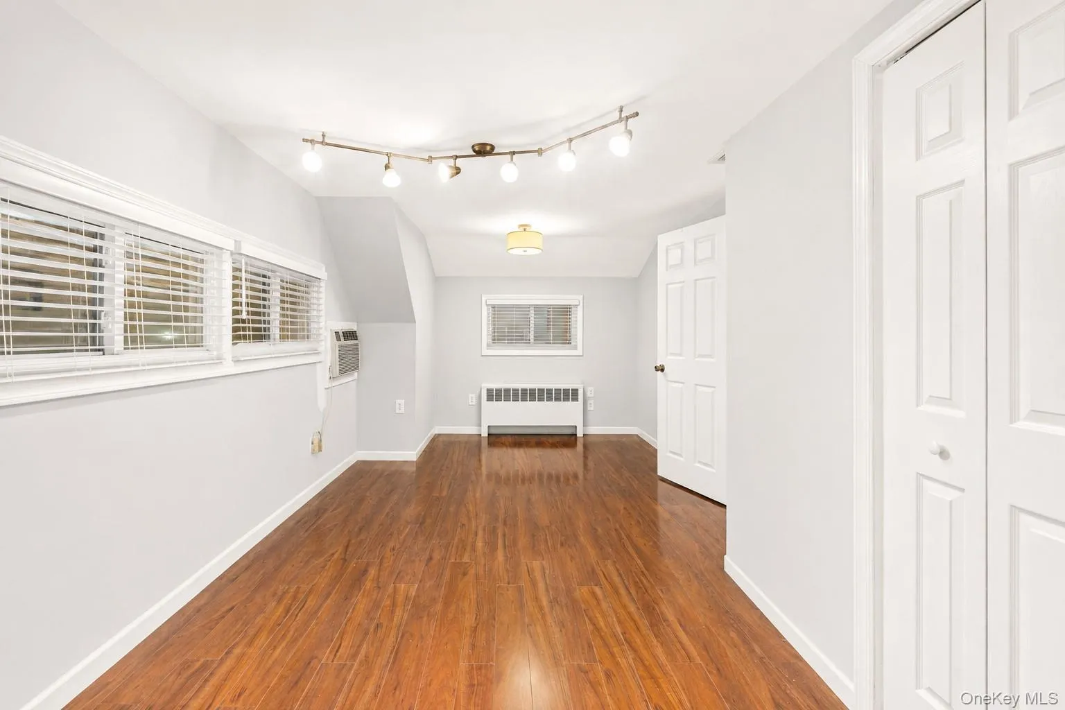 34 Hedge Lane, North Hempstead, NY, 5 Bedrooms Bedrooms, 8 Rooms Rooms,2 BathroomsBathrooms,Residential,For Rent,Hedge,0,1037290 34 Hedge Lane, North Hempstead, NY, 5 Bedrooms Bedrooms, 8 Rooms Rooms,2 BathroomsBathrooms,Residential,For Rent,Hedge,0,1037290