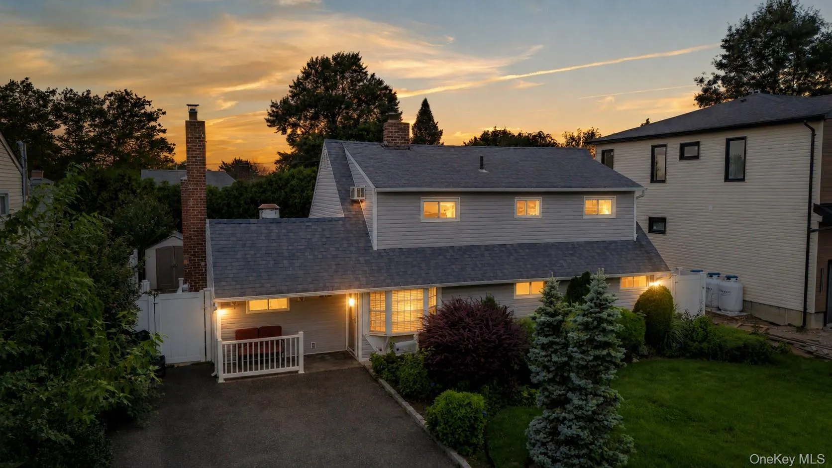 34 Hedge Lane, North Hempstead, NY, 5 Bedrooms Bedrooms, 8 Rooms Rooms,2 BathroomsBathrooms,Residential,For Rent,Hedge,0,1037290 34 Hedge Lane, North Hempstead, NY, 5 Bedrooms Bedrooms, 8 Rooms Rooms,2 BathroomsBathrooms,Residential,For Rent,Hedge,0,1037290
