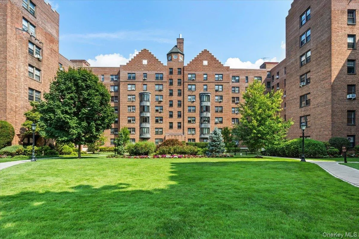 Scarsdale Manor complex Scarsdale Manor complex