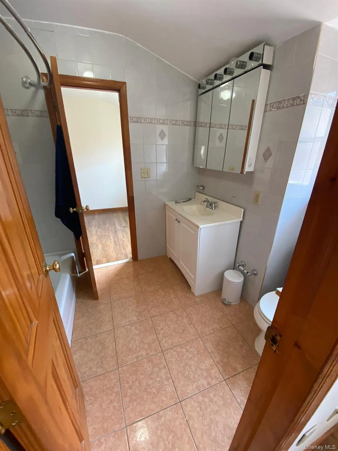 23930 87th Avenue, New York, NY, 4 Bedrooms Bedrooms, 6 Rooms Rooms,2 BathroomsBathrooms,Residential Lease,For Rent,87th,0,1037294 23930 87th Avenue, New York, NY, 4 Bedrooms Bedrooms, 6 Rooms Rooms,2 BathroomsBathrooms,Residential Lease,For Rent,87th,0,1037294