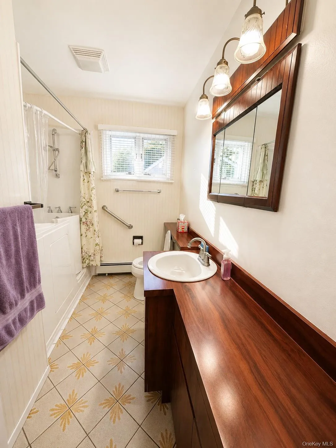 4 Westwood Avenue, Babylon, NY, 3 Bedrooms Bedrooms, 7 Rooms Rooms,1 BathroomBathrooms,Residential,For Rent,Westwood,0,1037296 4 Westwood Avenue, Babylon, NY, 3 Bedrooms Bedrooms, 7 Rooms Rooms,1 BathroomBathrooms,Residential,For Rent,Westwood,0,1037296