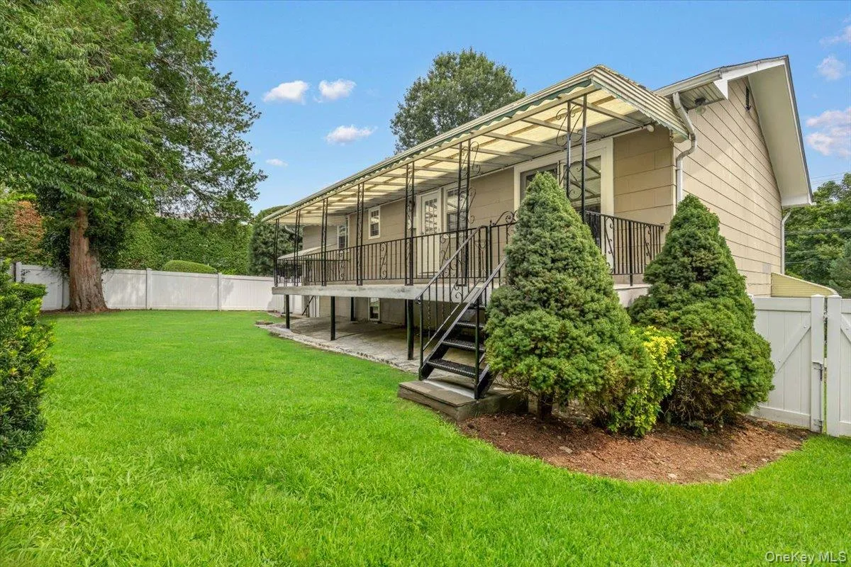 649 White Plains Road, Eastchester, NY, 3 Bedrooms Bedrooms, 7 Rooms Rooms,3 BathroomsBathrooms,Residential Lease,For Rent,White Plains,0,1037297 649 White Plains Road, Eastchester, NY, 3 Bedrooms Bedrooms, 7 Rooms Rooms,3 BathroomsBathrooms,Residential Lease,For Rent,White Plains,0,1037297