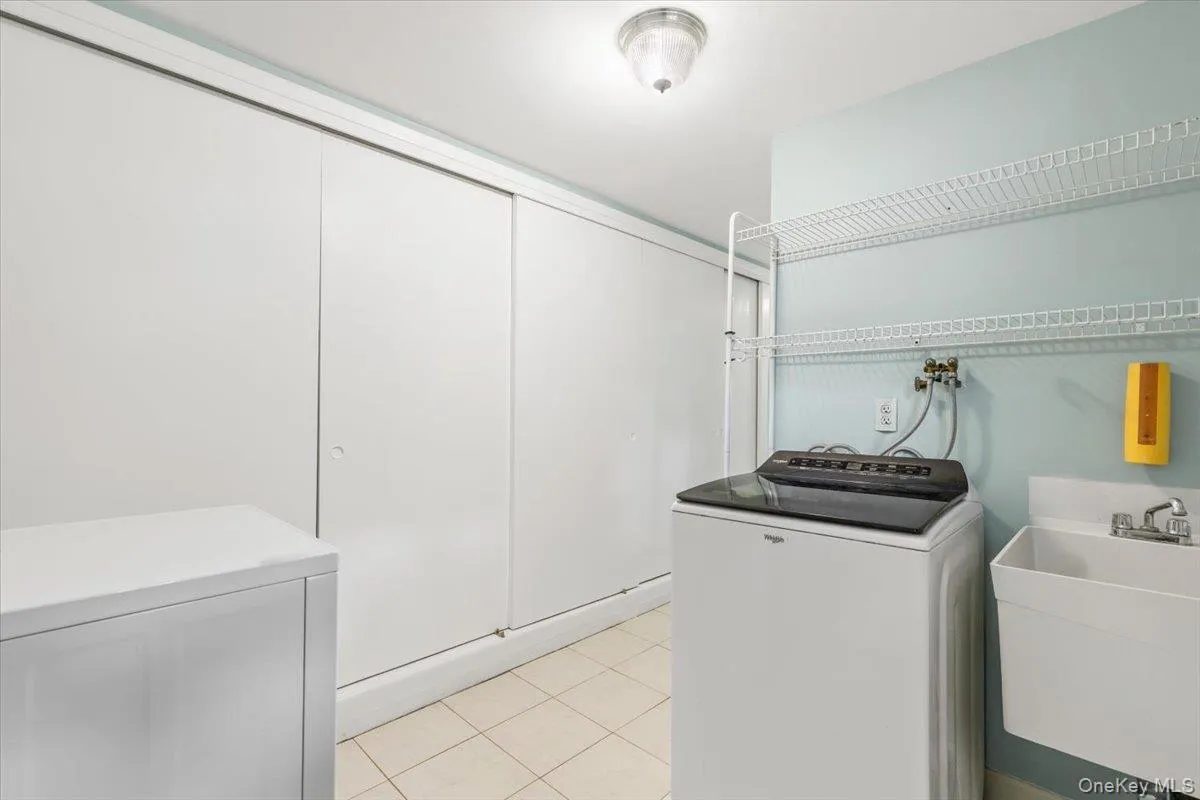649 White Plains Road, Eastchester, NY, 3 Bedrooms Bedrooms, 7 Rooms Rooms,3 BathroomsBathrooms,Residential Lease,For Rent,White Plains,0,1037297 649 White Plains Road, Eastchester, NY, 3 Bedrooms Bedrooms, 7 Rooms Rooms,3 BathroomsBathrooms,Residential Lease,For Rent,White Plains,0,1037297