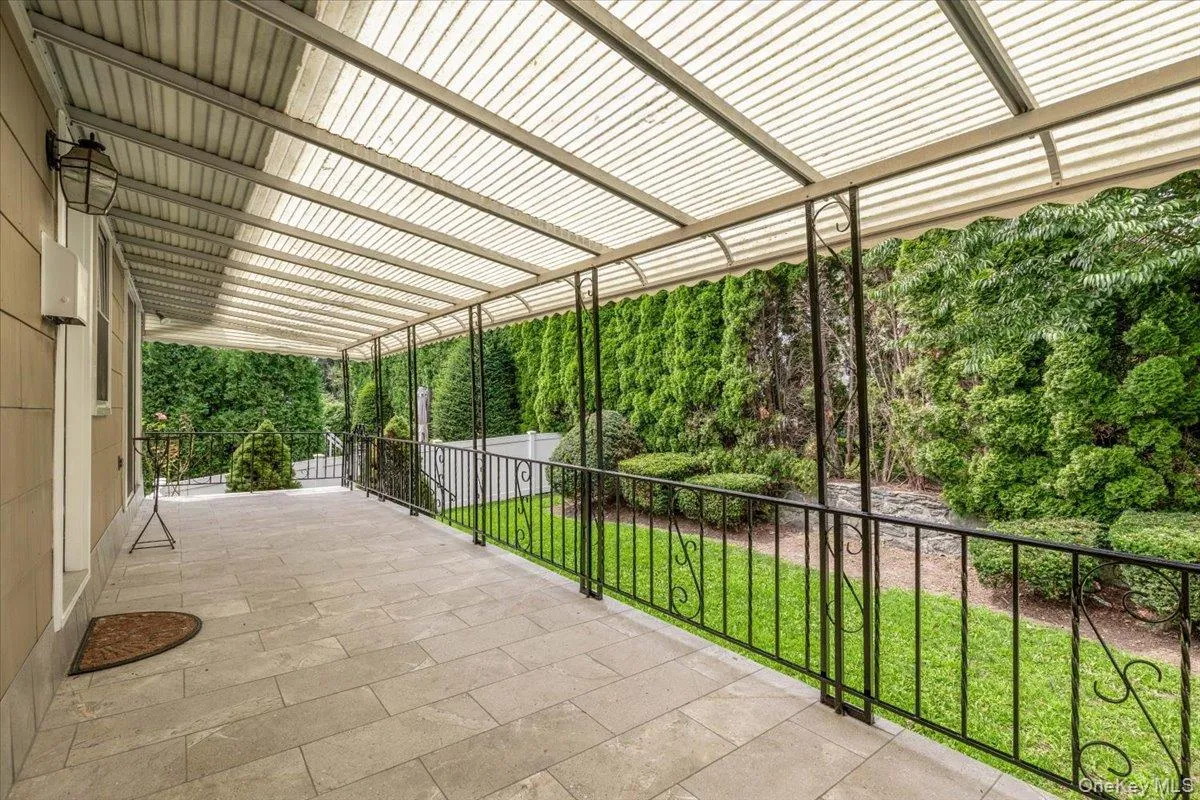649 White Plains Road, Eastchester, NY, 3 Bedrooms Bedrooms, 7 Rooms Rooms,3 BathroomsBathrooms,Residential Lease,For Rent,White Plains,0,1037297 649 White Plains Road, Eastchester, NY, 3 Bedrooms Bedrooms, 7 Rooms Rooms,3 BathroomsBathrooms,Residential Lease,For Rent,White Plains,0,1037297