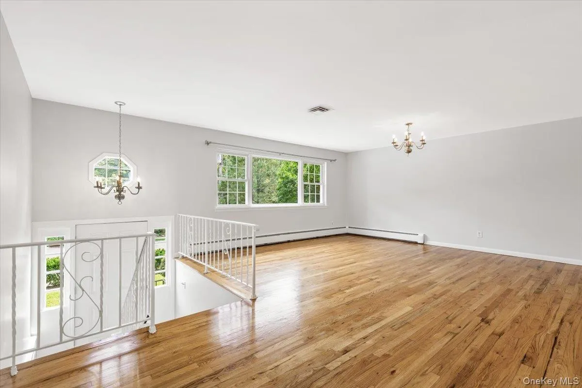 649 White Plains Road, Eastchester, NY, 3 Bedrooms Bedrooms, 7 Rooms Rooms,3 BathroomsBathrooms,Residential Lease,For Rent,White Plains,0,1037297 649 White Plains Road, Eastchester, NY, 3 Bedrooms Bedrooms, 7 Rooms Rooms,3 BathroomsBathrooms,Residential Lease,For Rent,White Plains,0,1037297