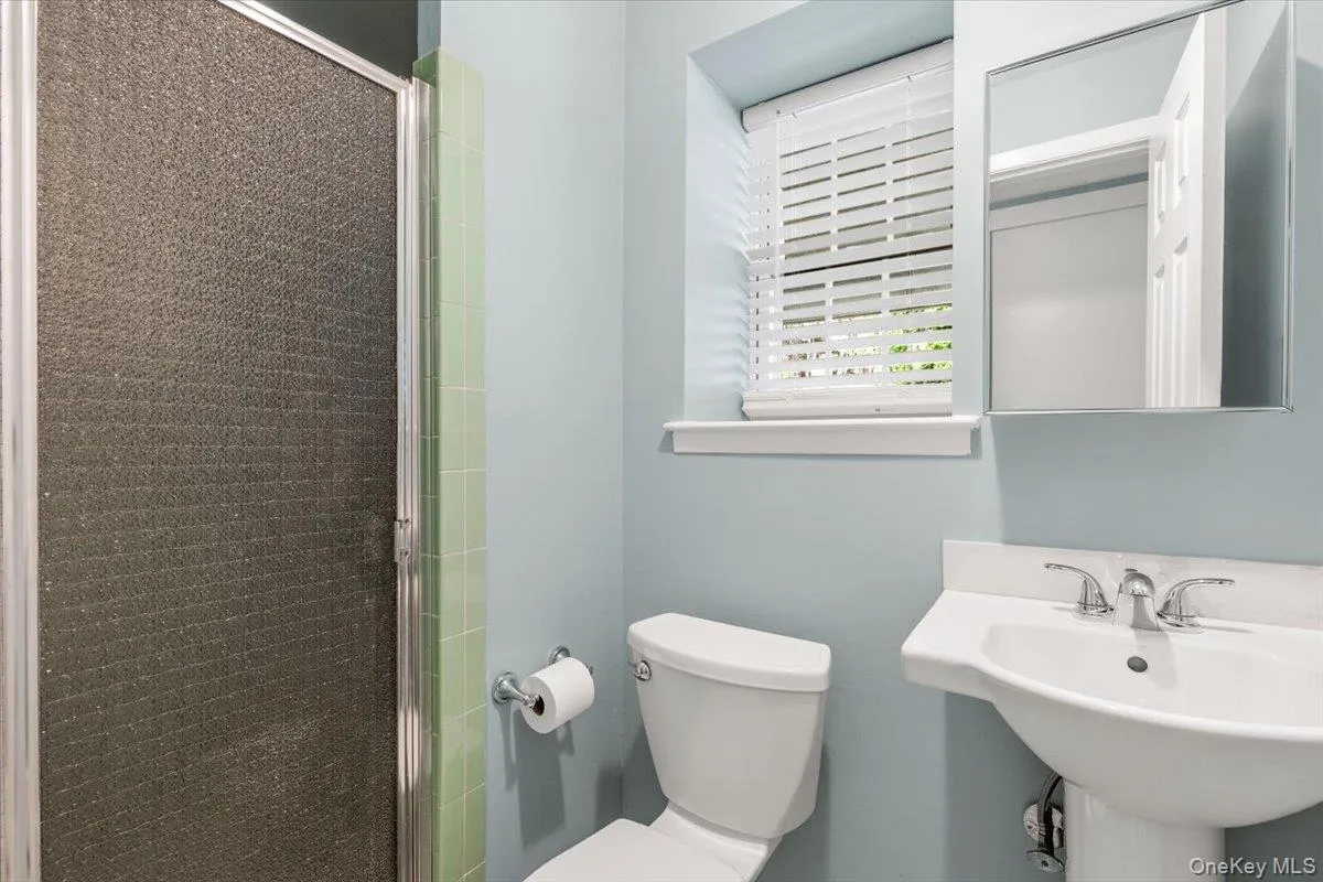 649 White Plains Road, Eastchester, NY, 3 Bedrooms Bedrooms, 7 Rooms Rooms,3 BathroomsBathrooms,Residential Lease,For Rent,White Plains,0,1037297 649 White Plains Road, Eastchester, NY, 3 Bedrooms Bedrooms, 7 Rooms Rooms,3 BathroomsBathrooms,Residential Lease,For Rent,White Plains,0,1037297