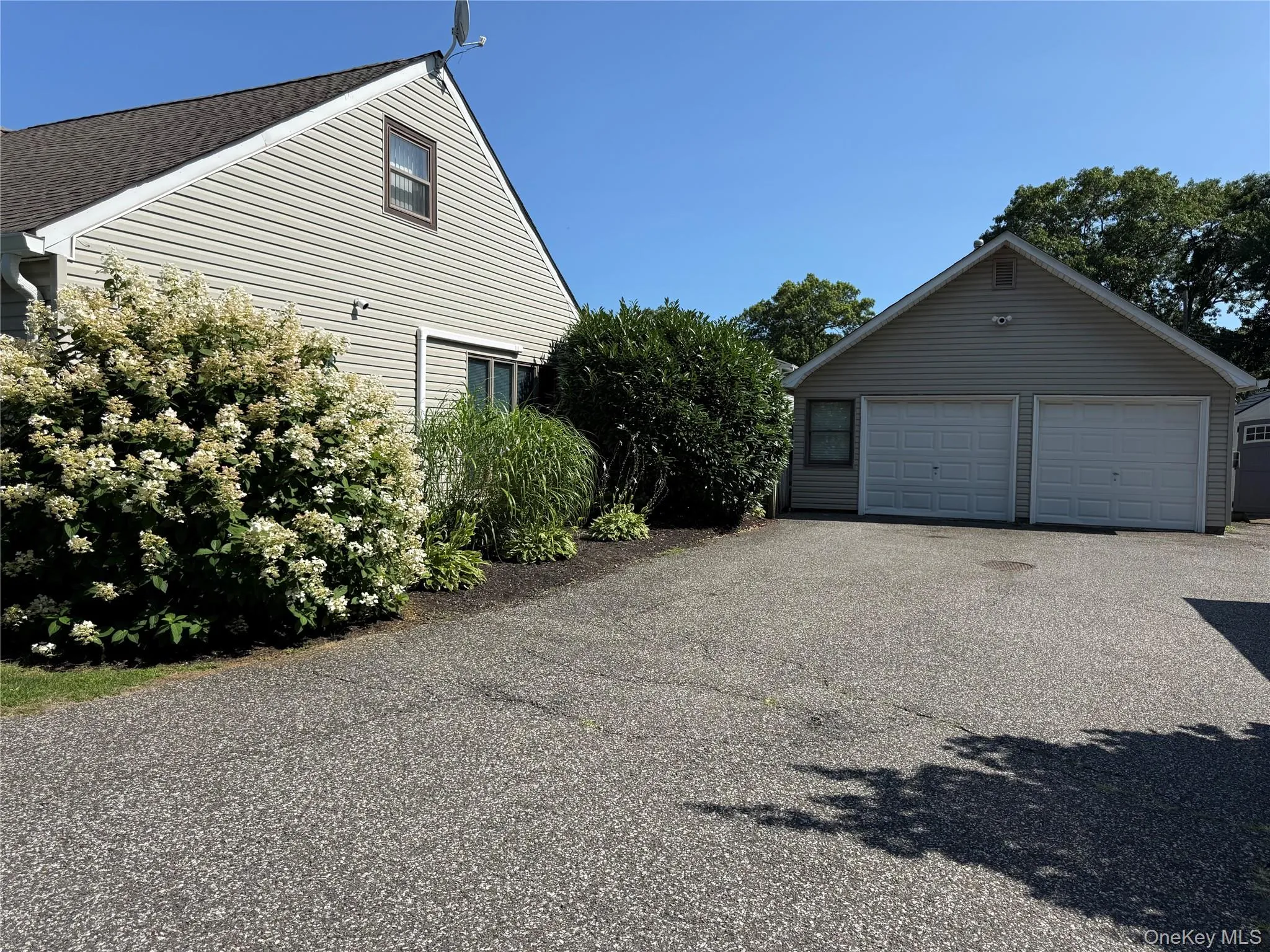 70 Lake Promenade, Brookhaven, NY, 3 Bedrooms Bedrooms, 8 Rooms Rooms,2 BathroomsBathrooms,Residential,For Rent,Lake Promenade,0,1037298 70 Lake Promenade, Brookhaven, NY, 3 Bedrooms Bedrooms, 8 Rooms Rooms,2 BathroomsBathrooms,Residential,For Rent,Lake Promenade,0,1037298