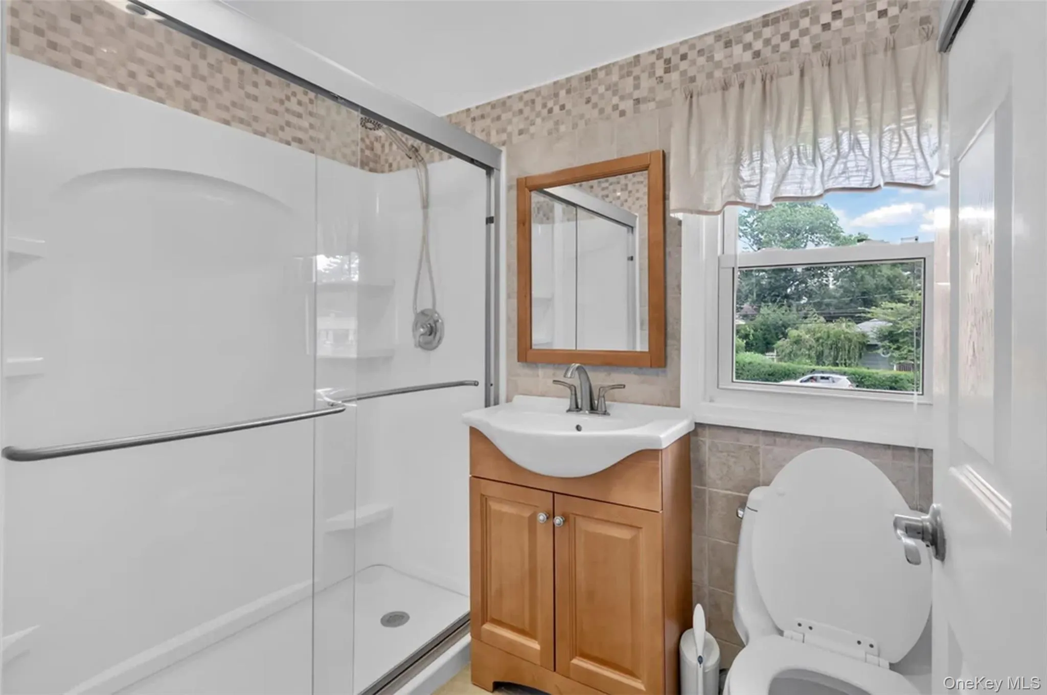70 Lake Promenade, Brookhaven, NY, 3 Bedrooms Bedrooms, 8 Rooms Rooms,2 BathroomsBathrooms,Residential,For Rent,Lake Promenade,0,1037298 70 Lake Promenade, Brookhaven, NY, 3 Bedrooms Bedrooms, 8 Rooms Rooms,2 BathroomsBathrooms,Residential,For Rent,Lake Promenade,0,1037298