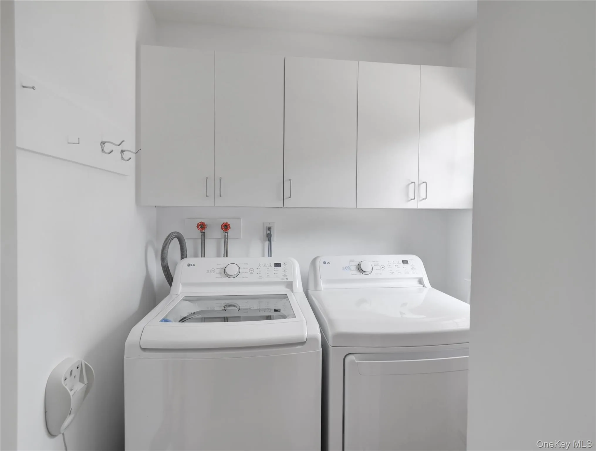 27 Eldor Avenue, Clarkstown, NY, 3 Bedrooms Bedrooms, 9 Rooms Rooms,3 BathroomsBathrooms,Residential,For Rent,Eldor,0,1037308 27 Eldor Avenue, Clarkstown, NY, 3 Bedrooms Bedrooms, 9 Rooms Rooms,3 BathroomsBathrooms,Residential,For Rent,Eldor,0,1037308