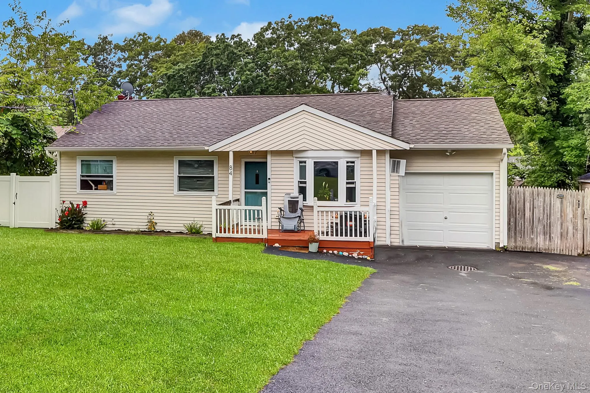 84 Palm Road, Brookhaven, NY, 3 Bedrooms Bedrooms, 6 Rooms Rooms,1 BathroomBathrooms,Residential,For Rent,Palm,0,1037309 84 Palm Road, Brookhaven, NY, 3 Bedrooms Bedrooms, 6 Rooms Rooms,1 BathroomBathrooms,Residential,For Rent,Palm,0,1037309