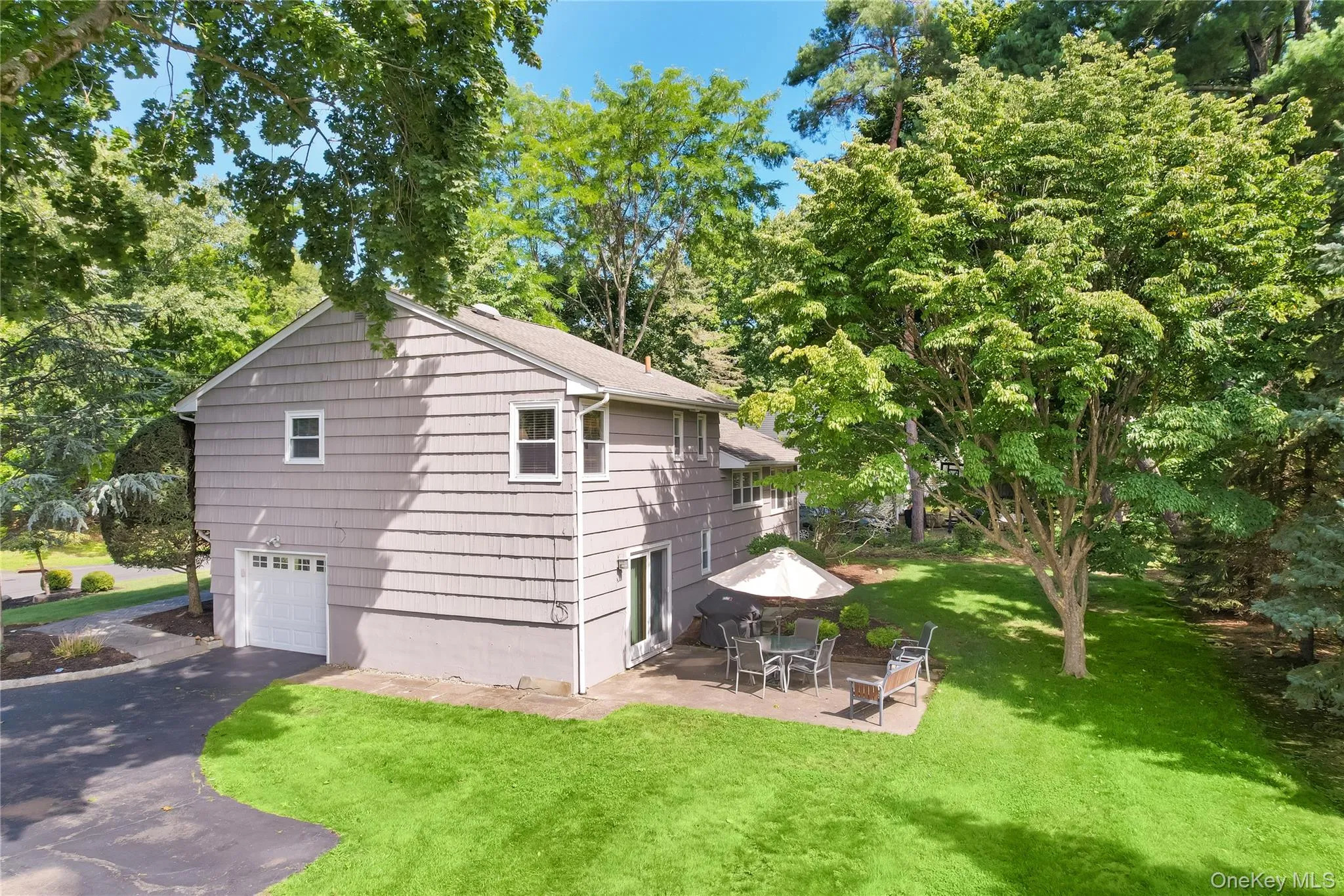 48 Eberling Drive, Clarkstown, NY, 3 Bedrooms Bedrooms, 8 Rooms Rooms,2 BathroomsBathrooms,Residential,For Rent,Eberling,0,1037318 48 Eberling Drive, Clarkstown, NY, 3 Bedrooms Bedrooms, 8 Rooms Rooms,2 BathroomsBathrooms,Residential,For Rent,Eberling,0,1037318