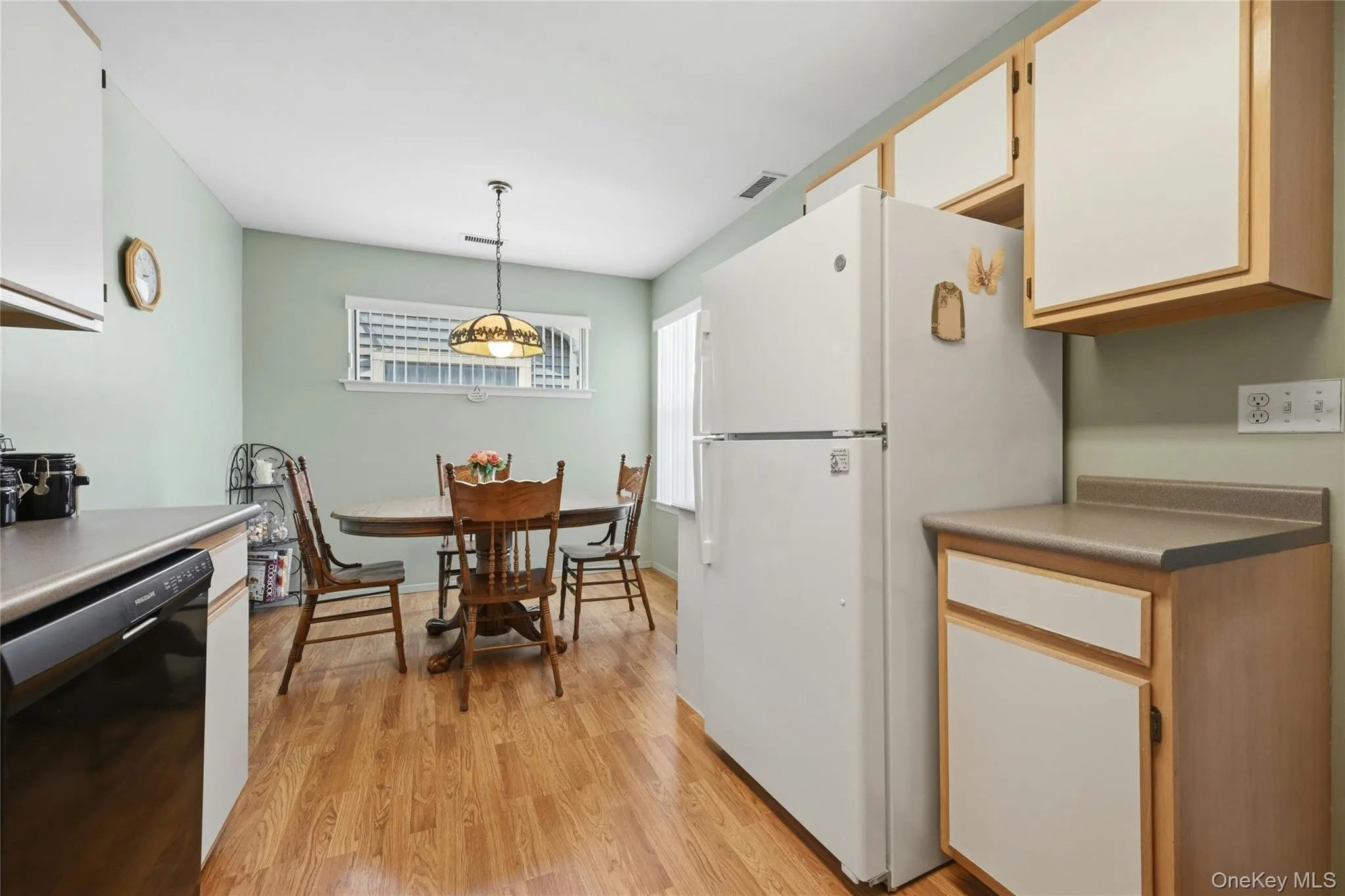 874 Birchwood Park Drive, Brookhaven, NY, 2 Bedrooms Bedrooms, 5 Rooms Rooms,1 BathroomBathrooms,Residential,For Rent,Birchwood Park,0,1037323 874 Birchwood Park Drive, Brookhaven, NY, 2 Bedrooms Bedrooms, 5 Rooms Rooms,1 BathroomBathrooms,Residential,For Rent,Birchwood Park,0,1037323
