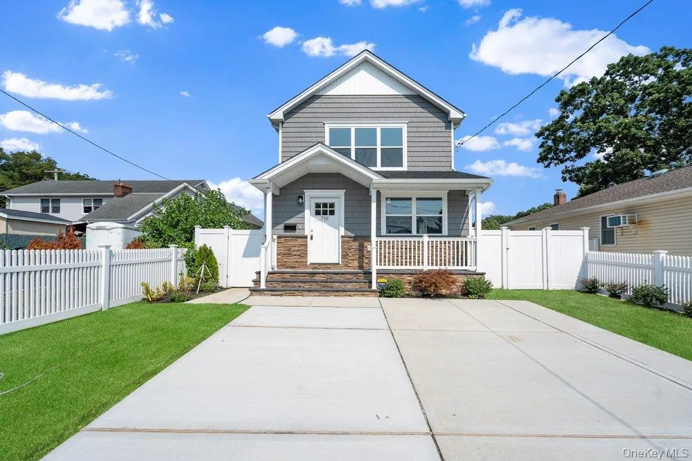710 Franklin Avenue, Oyster Bay, NY, 4 Bedrooms Bedrooms, 9 Rooms Rooms,2 BathroomsBathrooms,Residential,For Rent,Franklin,0,1037331 710 Franklin Avenue, Oyster Bay, NY, 4 Bedrooms Bedrooms, 9 Rooms Rooms,2 BathroomsBathrooms,Residential,For Rent,Franklin,0,1037331