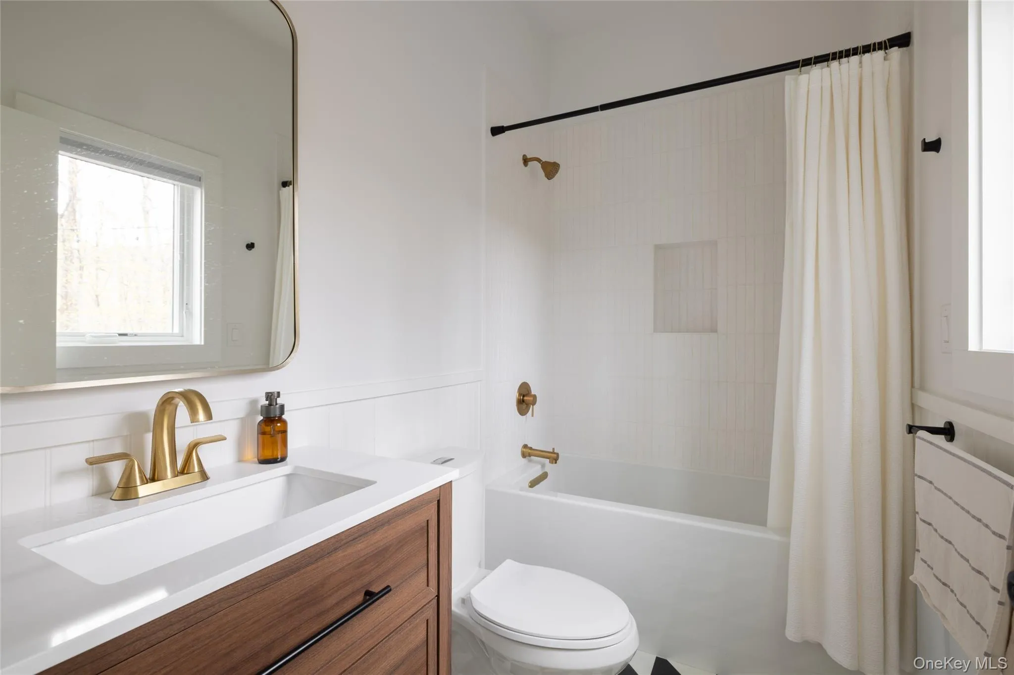 535 Mink Hollow Road, Woodstock, NY, 3 Bedrooms Bedrooms, 5 Rooms Rooms,2 BathroomsBathrooms,Residential Lease,For Rent,Mink Hollow,0,1037338 535 Mink Hollow Road, Woodstock, NY, 3 Bedrooms Bedrooms, 5 Rooms Rooms,2 BathroomsBathrooms,Residential Lease,For Rent,Mink Hollow,0,1037338