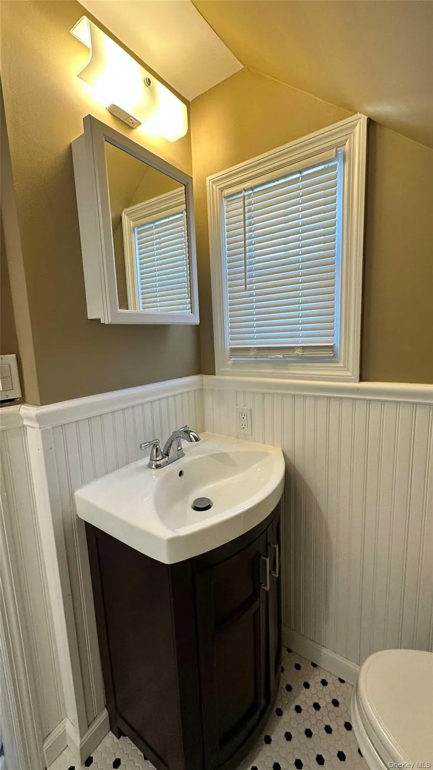 73 Singworth Street, Oyster Bay, NY, 4 Bedrooms Bedrooms, 9 Rooms Rooms,2 BathroomsBathrooms,Residential Lease,For Rent,Singworth,0,1037342 73 Singworth Street, Oyster Bay, NY, 4 Bedrooms Bedrooms, 9 Rooms Rooms,2 BathroomsBathrooms,Residential Lease,For Rent,Singworth,0,1037342