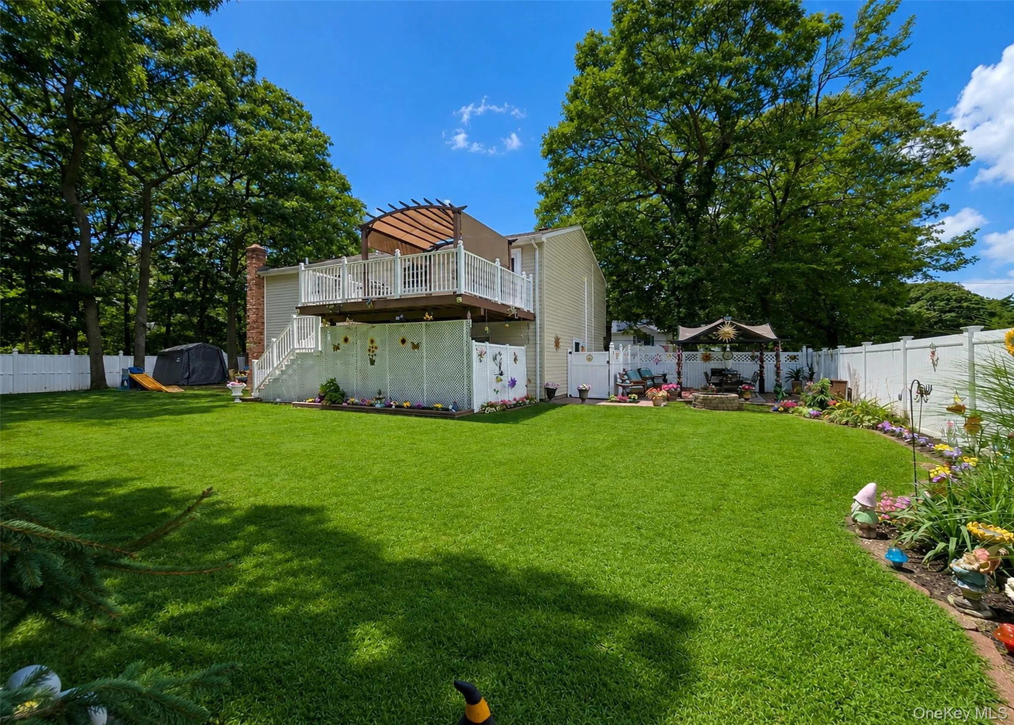 5 Avenue B, Brookhaven, NY, 5 Bedrooms Bedrooms, 10 Rooms Rooms,3 BathroomsBathrooms,Residential,For Rent,Avenue B,0,1037343 5 Avenue B, Brookhaven, NY, 5 Bedrooms Bedrooms, 10 Rooms Rooms,3 BathroomsBathrooms,Residential,For Rent,Avenue B,0,1037343