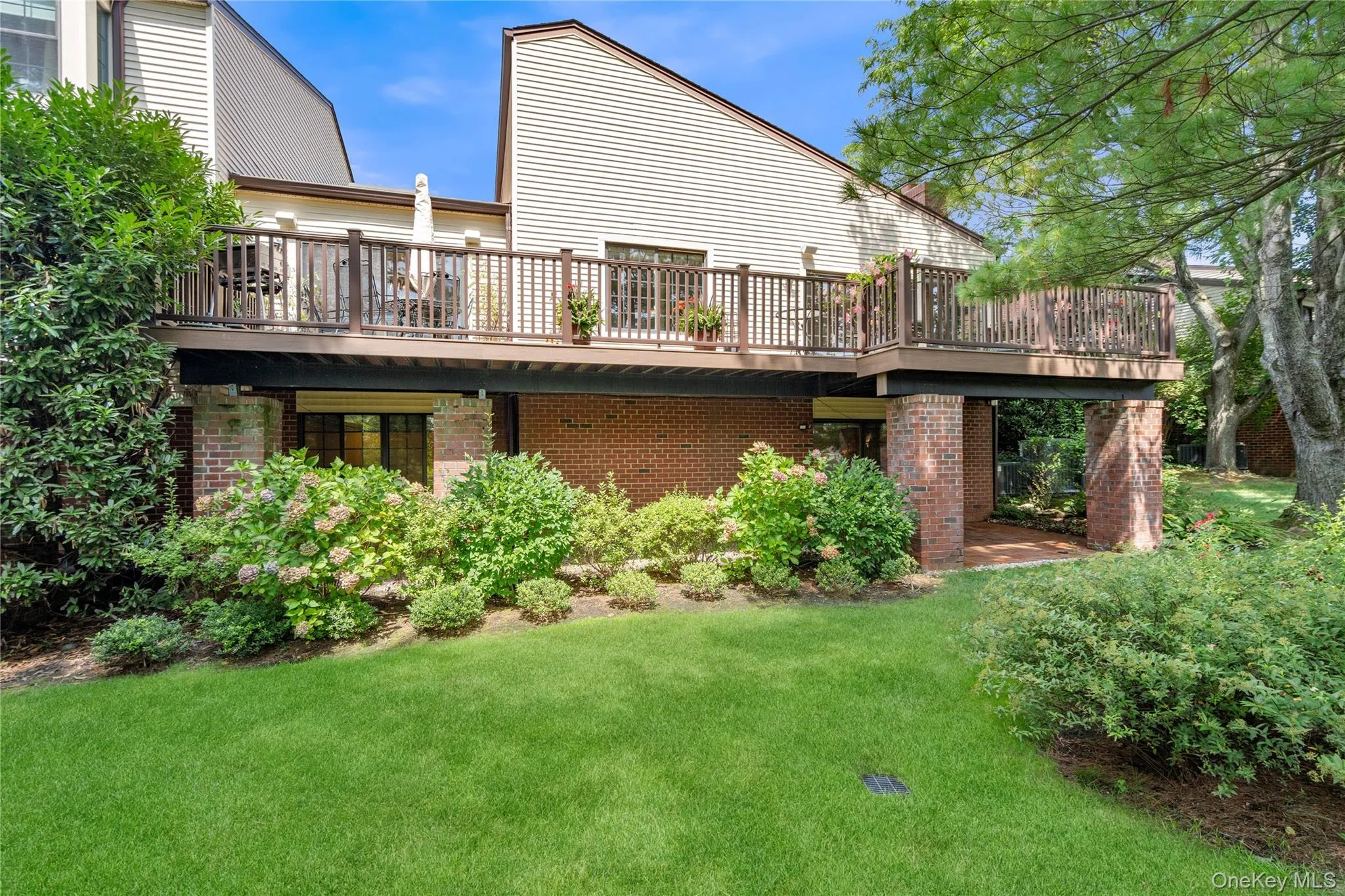264 Sparrow Drive, North Hempstead, NY, 3 Bedrooms Bedrooms, 9 Rooms Rooms,3 BathroomsBathrooms,Residential,For Rent,Sparrow,0,1037347 264 Sparrow Drive, North Hempstead, NY, 3 Bedrooms Bedrooms, 9 Rooms Rooms,3 BathroomsBathrooms,Residential,For Rent,Sparrow,0,1037347