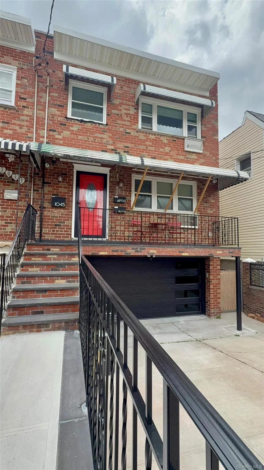 1045 Revere Avenue, New York, NY, 3 Bedrooms Bedrooms, 5 Rooms Rooms,1 BathroomBathrooms,Residential Lease,For Rent,Revere,0,1037353 1045 Revere Avenue, New York, NY, 3 Bedrooms Bedrooms, 5 Rooms Rooms,1 BathroomBathrooms,Residential Lease,For Rent,Revere,0,1037353