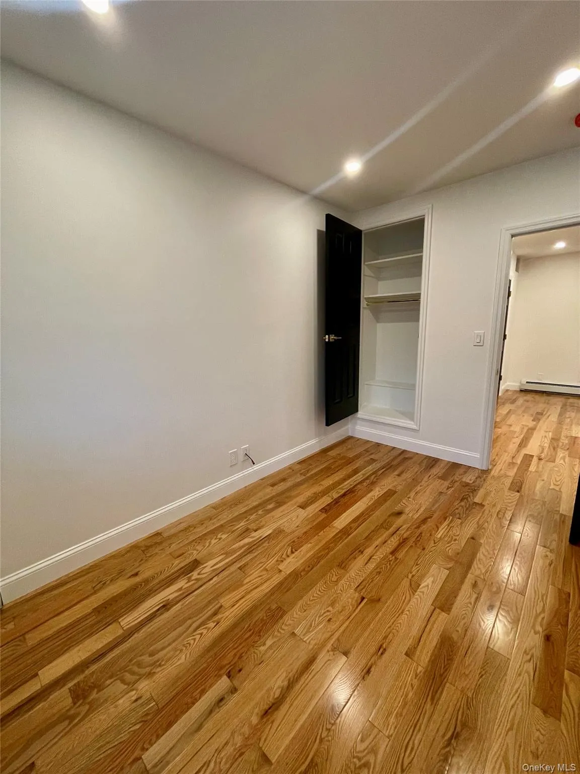 1045 Revere Avenue, New York, NY, 3 Bedrooms Bedrooms, 5 Rooms Rooms,1 BathroomBathrooms,Residential Lease,For Rent,Revere,0,1037353 1045 Revere Avenue, New York, NY, 3 Bedrooms Bedrooms, 5 Rooms Rooms,1 BathroomBathrooms,Residential Lease,For Rent,Revere,0,1037353
