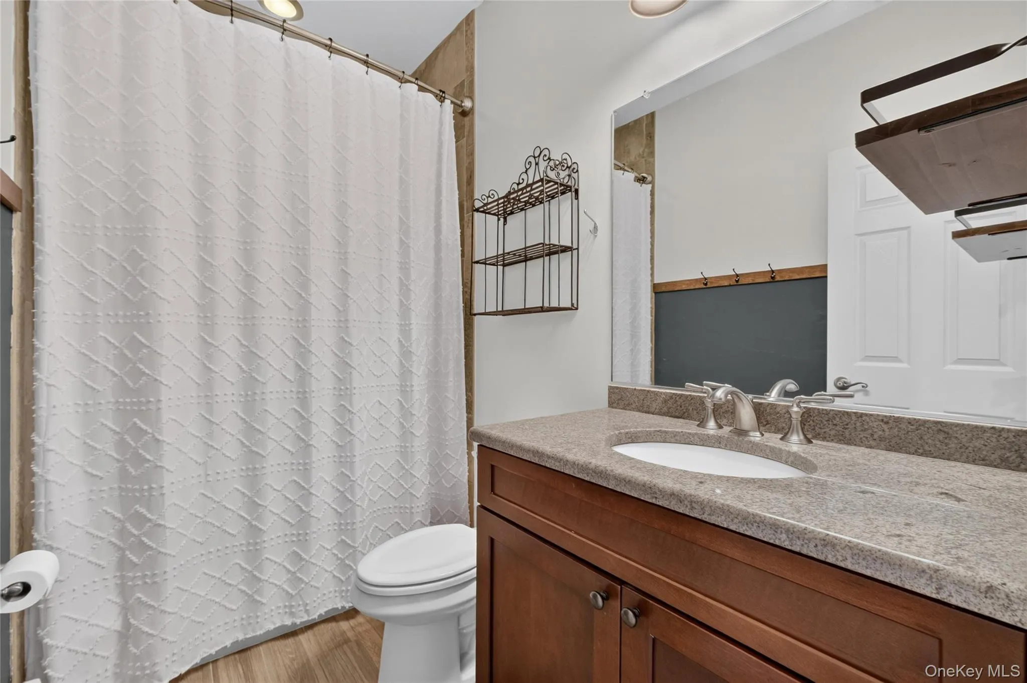 Full bathroom upper level Full bathroom upper level