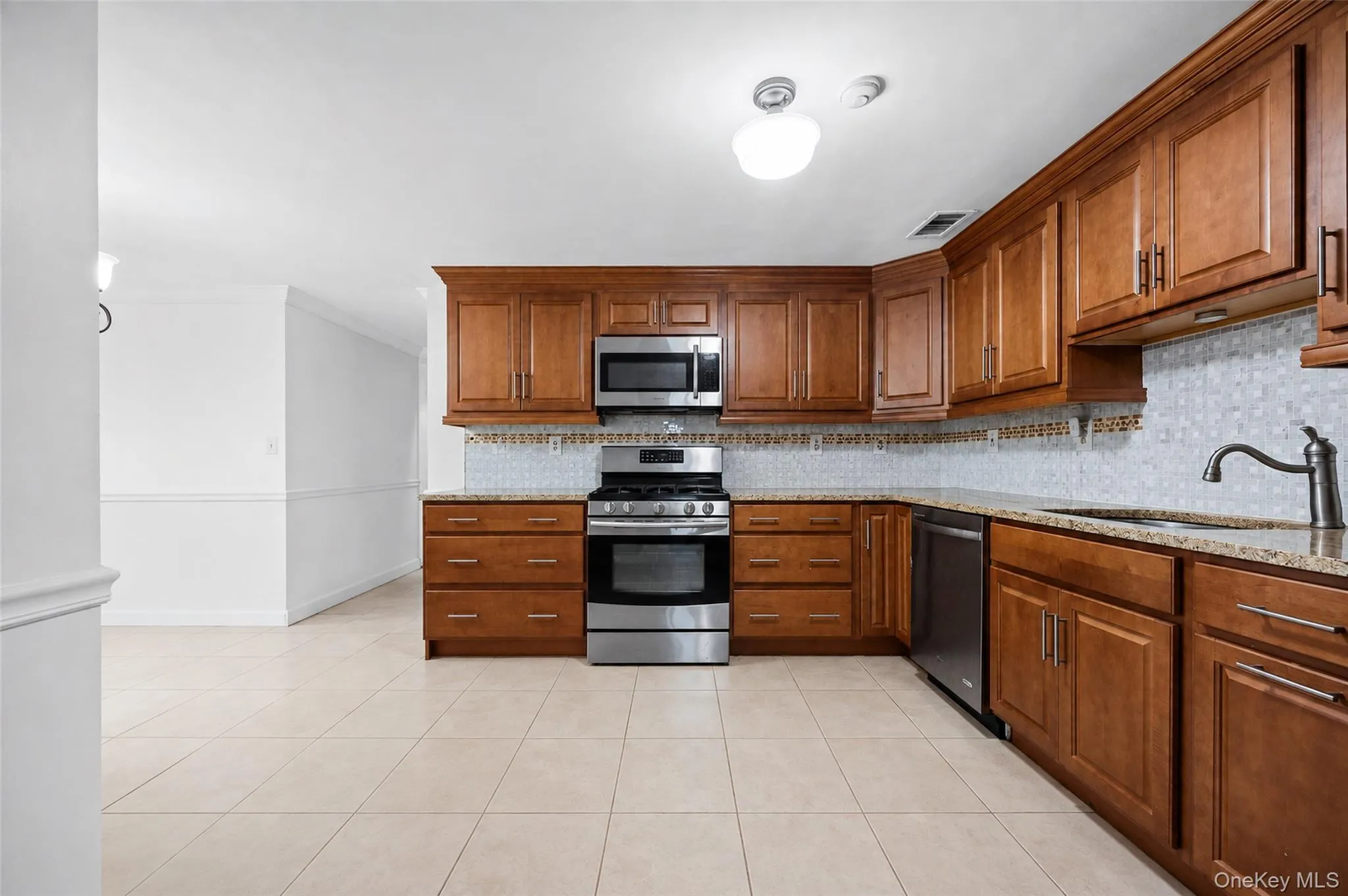 13 Omni Parc Drive, Clarkstown, NY, 2 Bedrooms Bedrooms, 5 Rooms Rooms,2 BathroomsBathrooms,Residential,For Rent,Omni Parc,0,1037376 13 Omni Parc Drive, Clarkstown, NY, 2 Bedrooms Bedrooms, 5 Rooms Rooms,2 BathroomsBathrooms,Residential,For Rent,Omni Parc,0,1037376
