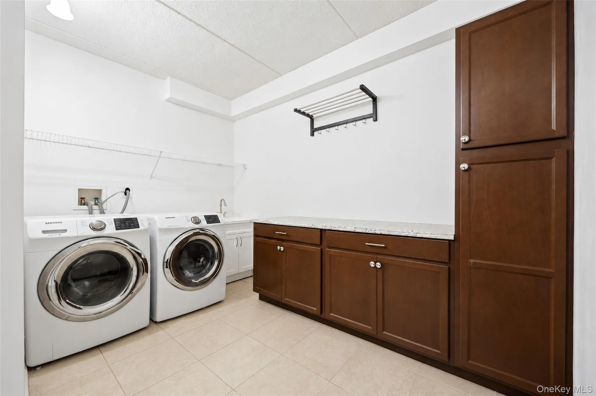 13 Omni Parc Drive, Clarkstown, NY, 2 Bedrooms Bedrooms, 5 Rooms Rooms,2 BathroomsBathrooms,Residential,For Rent,Omni Parc,0,1037376 13 Omni Parc Drive, Clarkstown, NY, 2 Bedrooms Bedrooms, 5 Rooms Rooms,2 BathroomsBathrooms,Residential,For Rent,Omni Parc,0,1037376