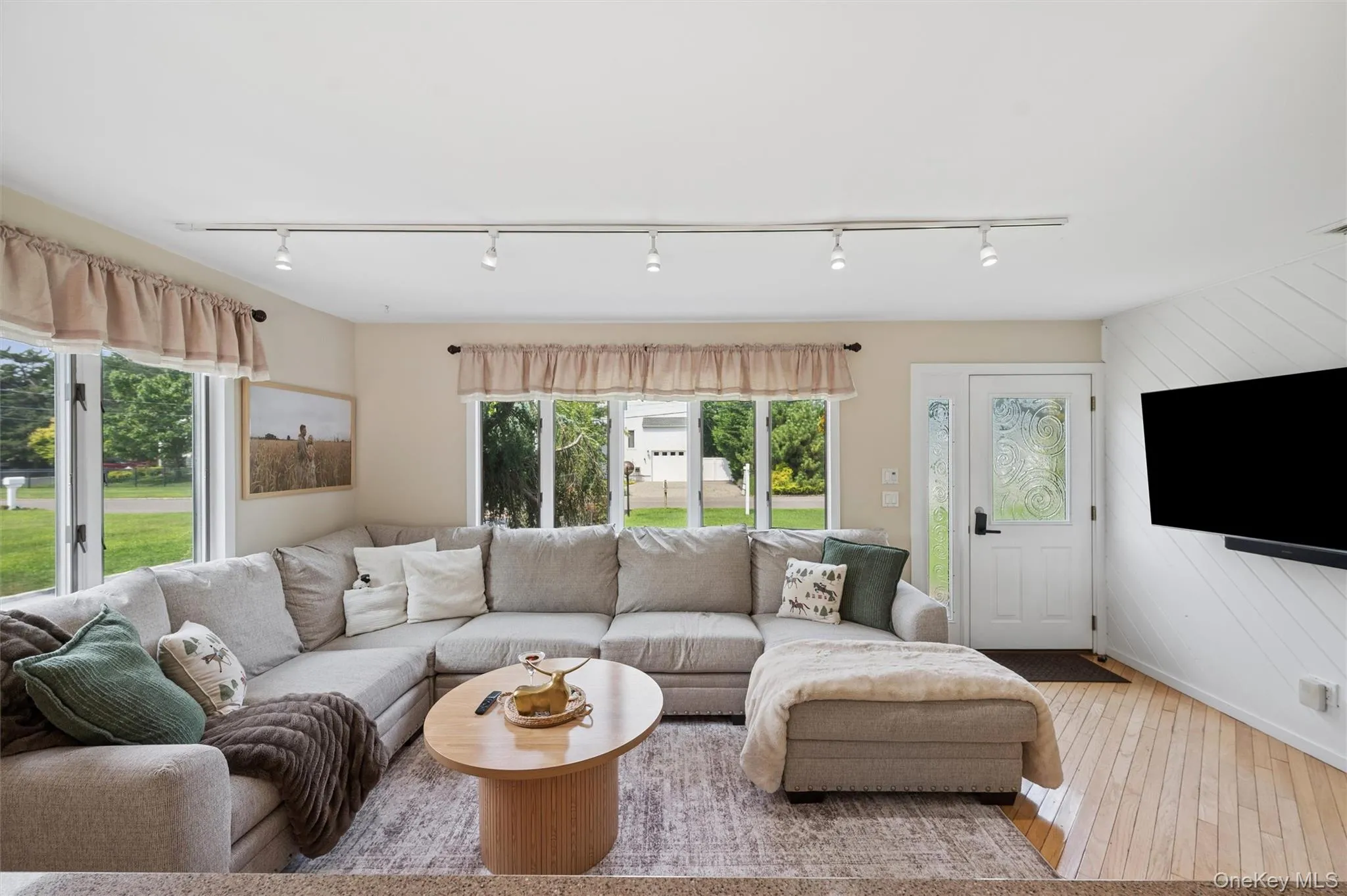 11 Bay Street, Brookhaven, NY, 2 Bedrooms Bedrooms, 4 Rooms Rooms,1 BathroomBathrooms,Residential,For Rent,Bay,0,1037378 11 Bay Street, Brookhaven, NY, 2 Bedrooms Bedrooms, 4 Rooms Rooms,1 BathroomBathrooms,Residential,For Rent,Bay,0,1037378