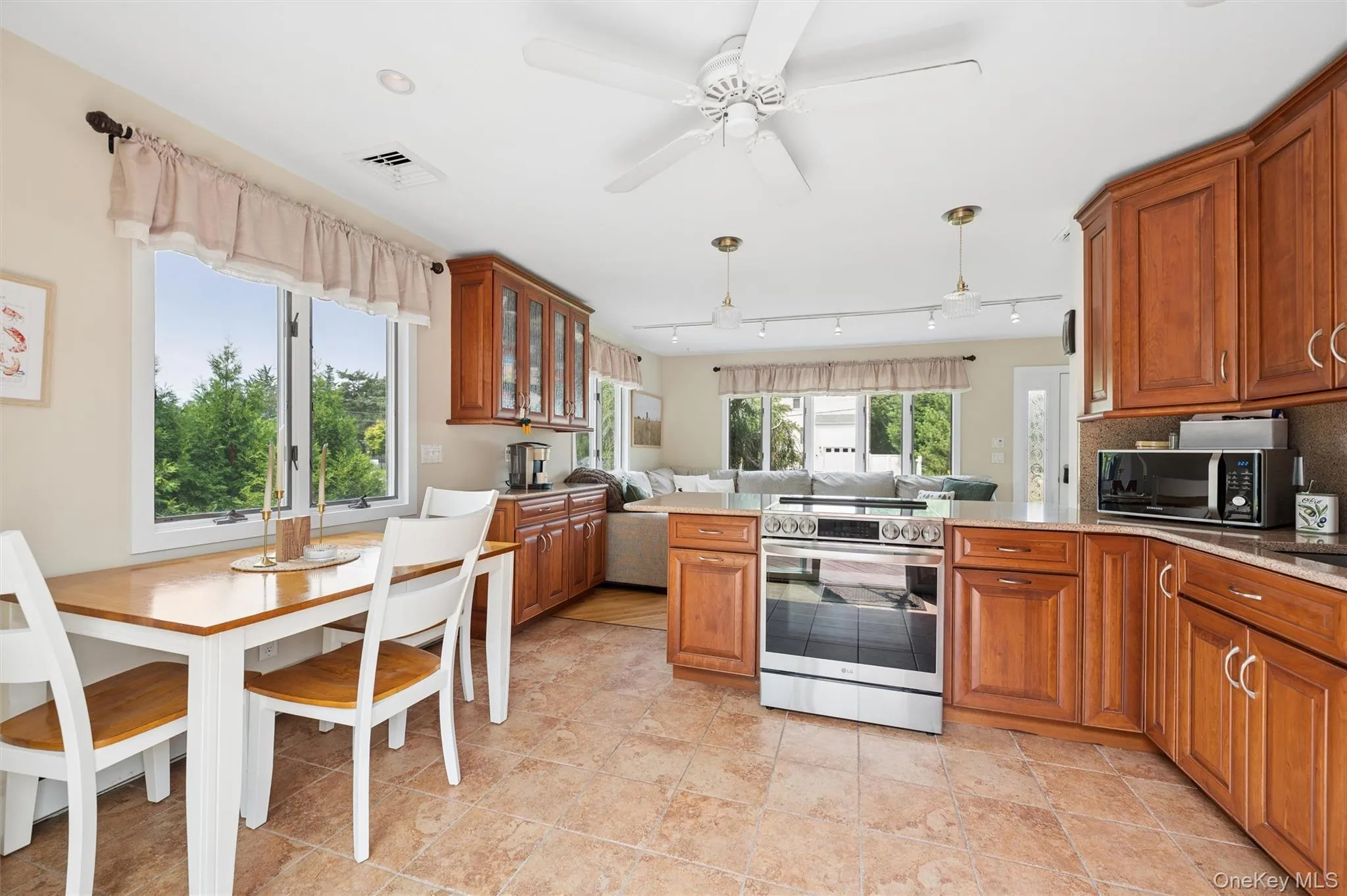 11 Bay Street, Brookhaven, NY, 2 Bedrooms Bedrooms, 4 Rooms Rooms,1 BathroomBathrooms,Residential,For Rent,Bay,0,1037378 11 Bay Street, Brookhaven, NY, 2 Bedrooms Bedrooms, 4 Rooms Rooms,1 BathroomBathrooms,Residential,For Rent,Bay,0,1037378