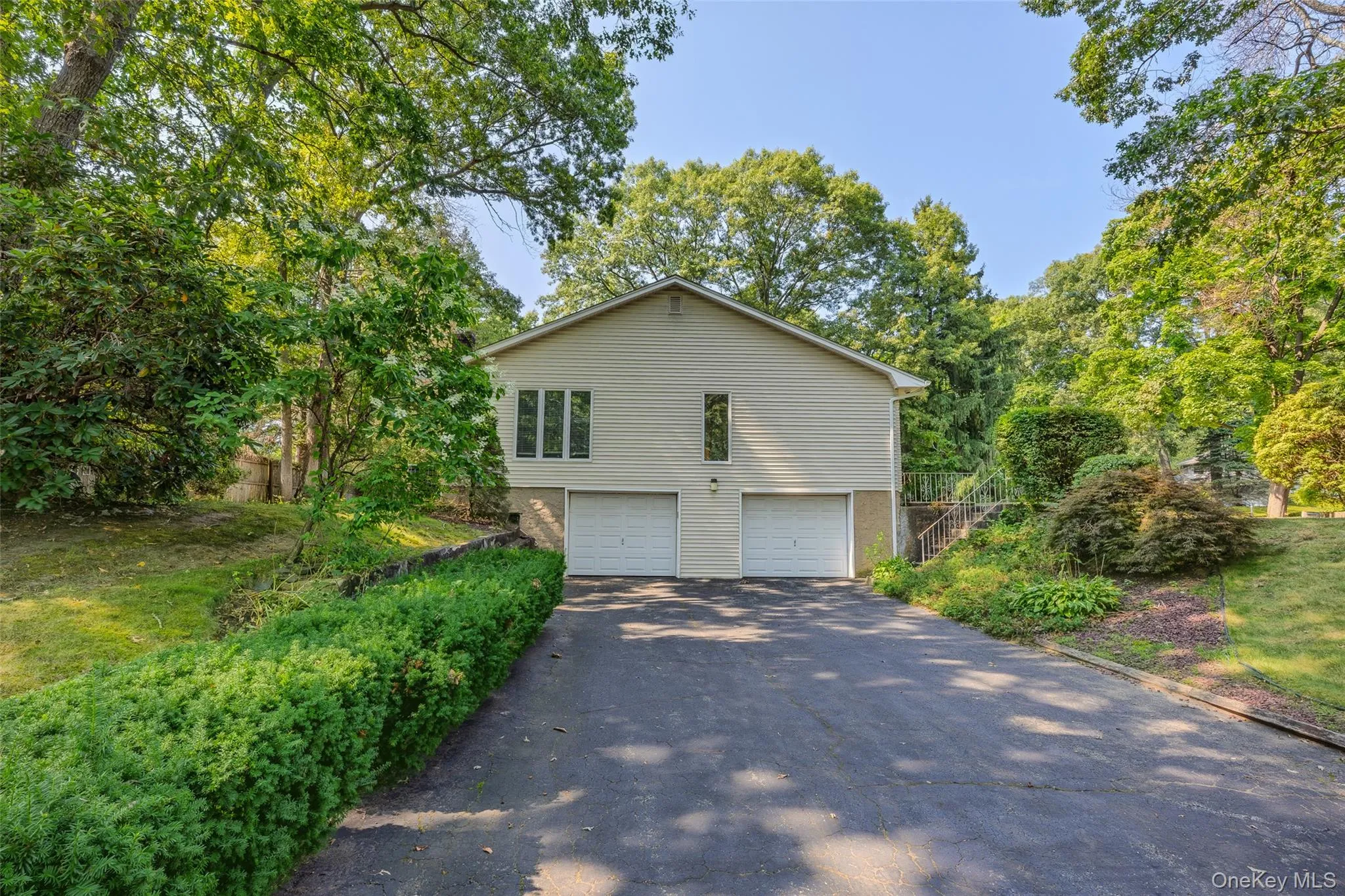 2 Erita Lane, Smithtown, NY, 3 Bedrooms Bedrooms, 7 Rooms Rooms,3 BathroomsBathrooms,Residential,For Rent,Erita,0,1037385 2 Erita Lane, Smithtown, NY, 3 Bedrooms Bedrooms, 7 Rooms Rooms,3 BathroomsBathrooms,Residential,For Rent,Erita,0,1037385